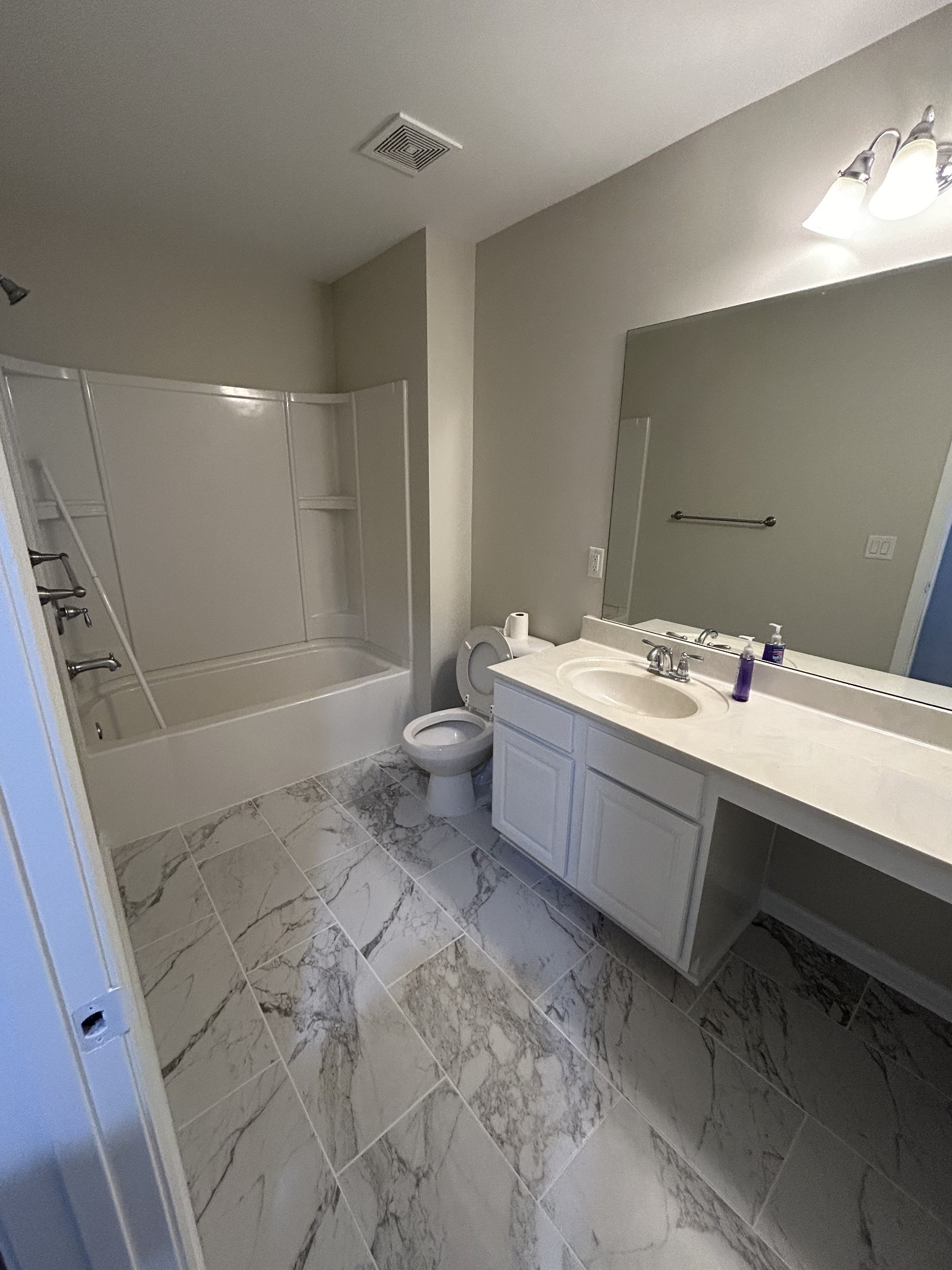 1856 Looking Glass Ln Property Photo 19
