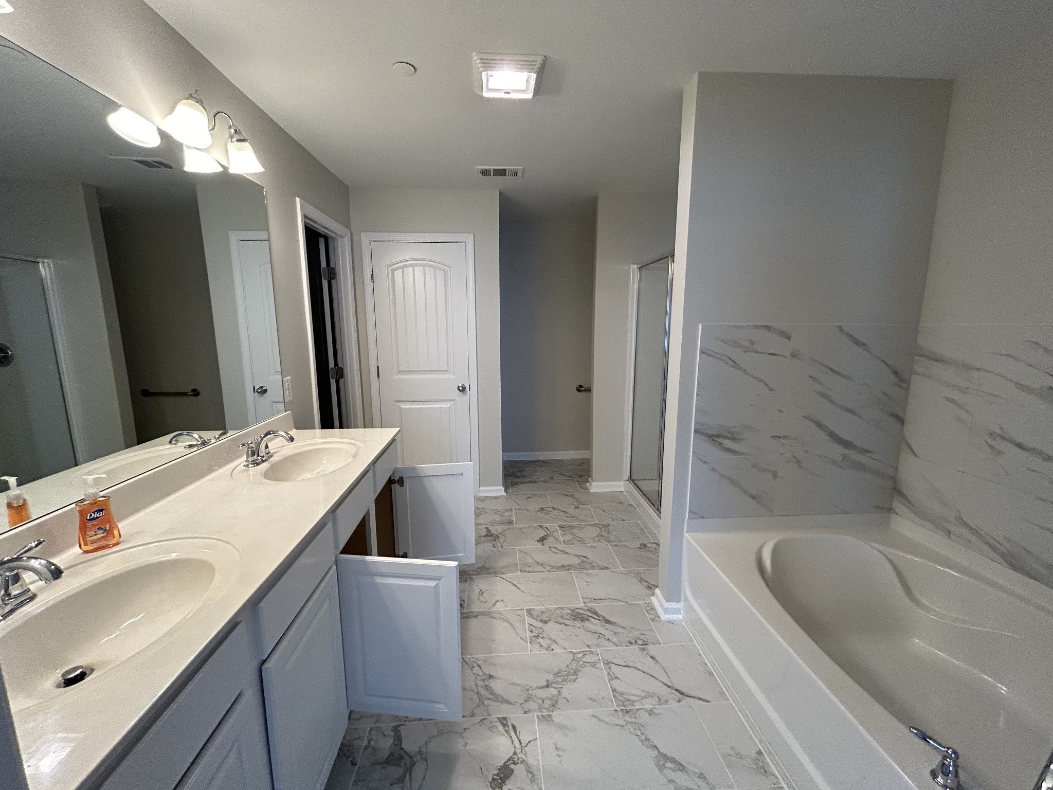 1856 Looking Glass Ln Property Photo 26