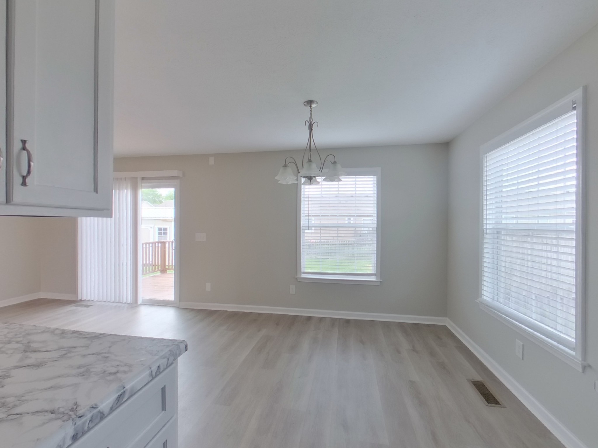 1820 Elizabeth Ln Property Photo 6