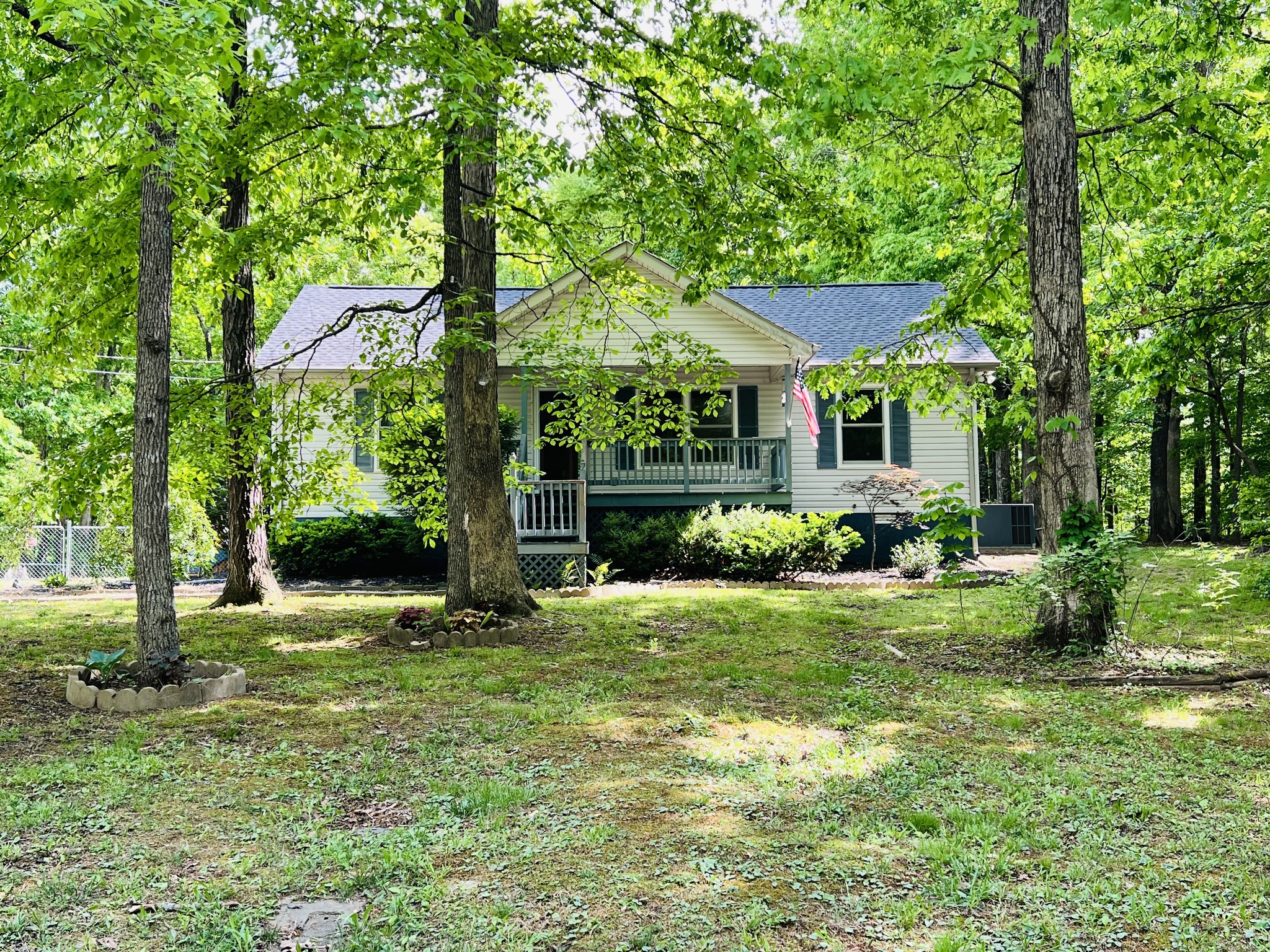 140 Windy Park Dr Property Photo 1