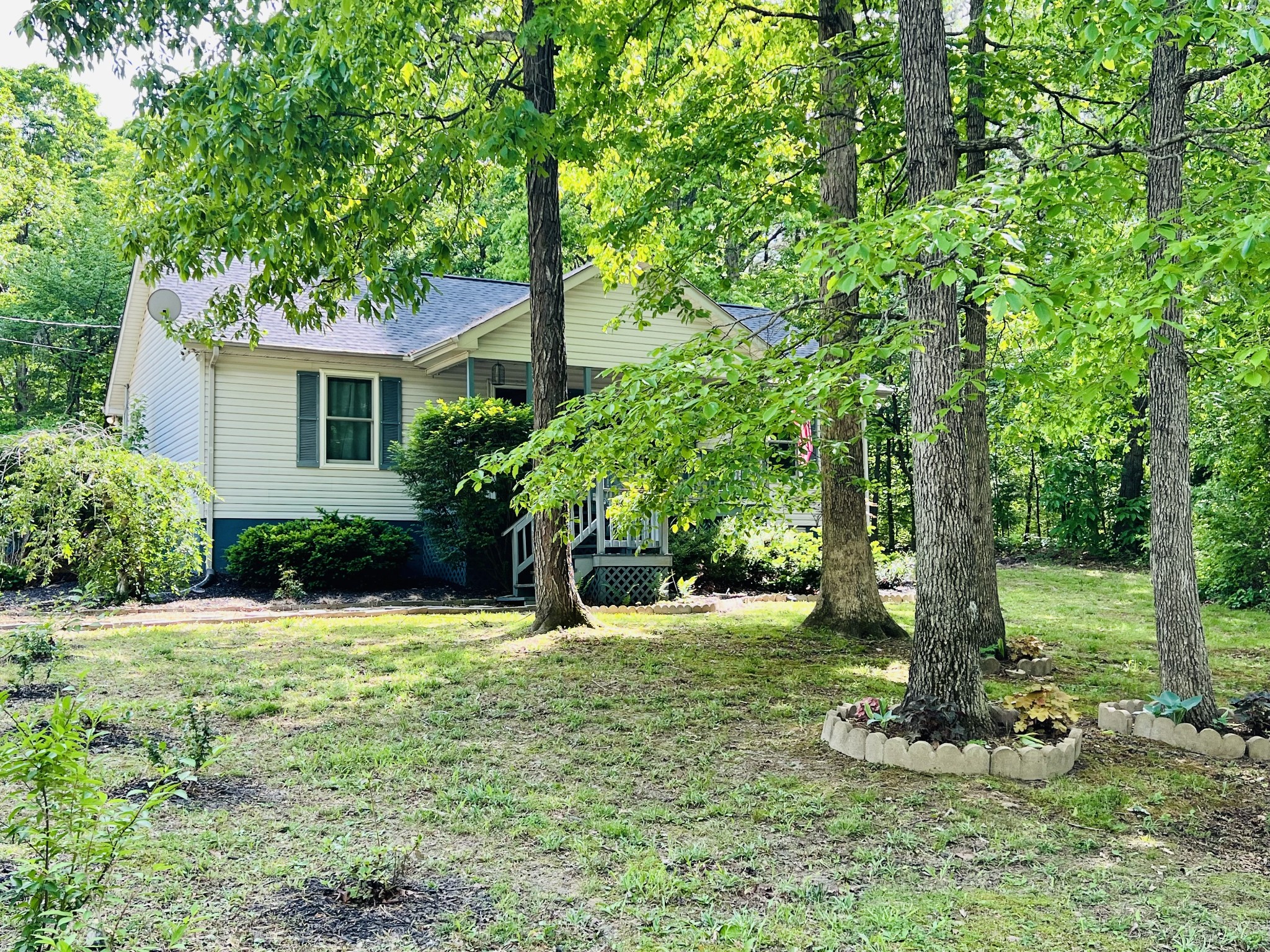 140 Windy Park Dr Property Photo 2
