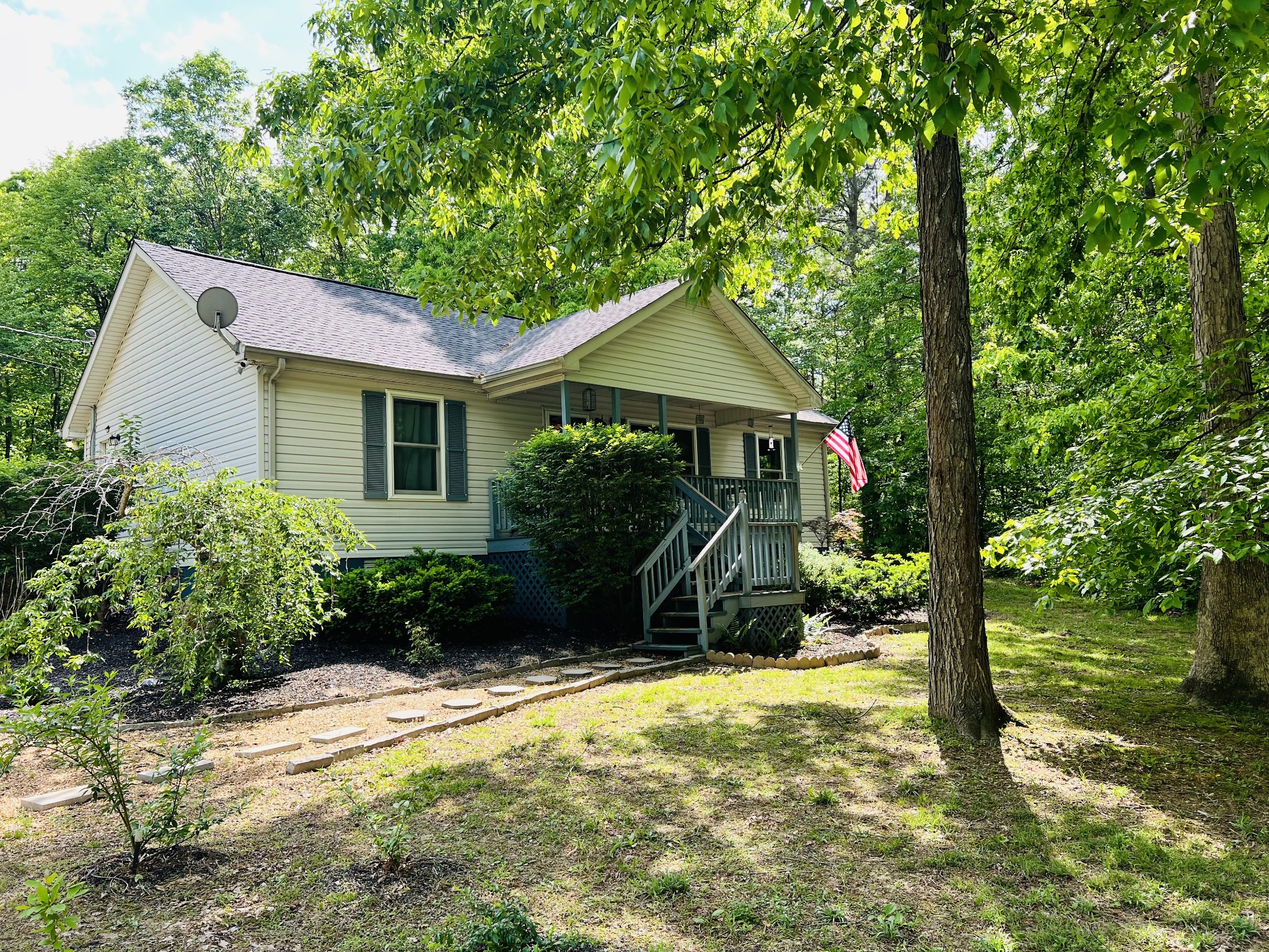 140 Windy Park Dr Property Photo 3