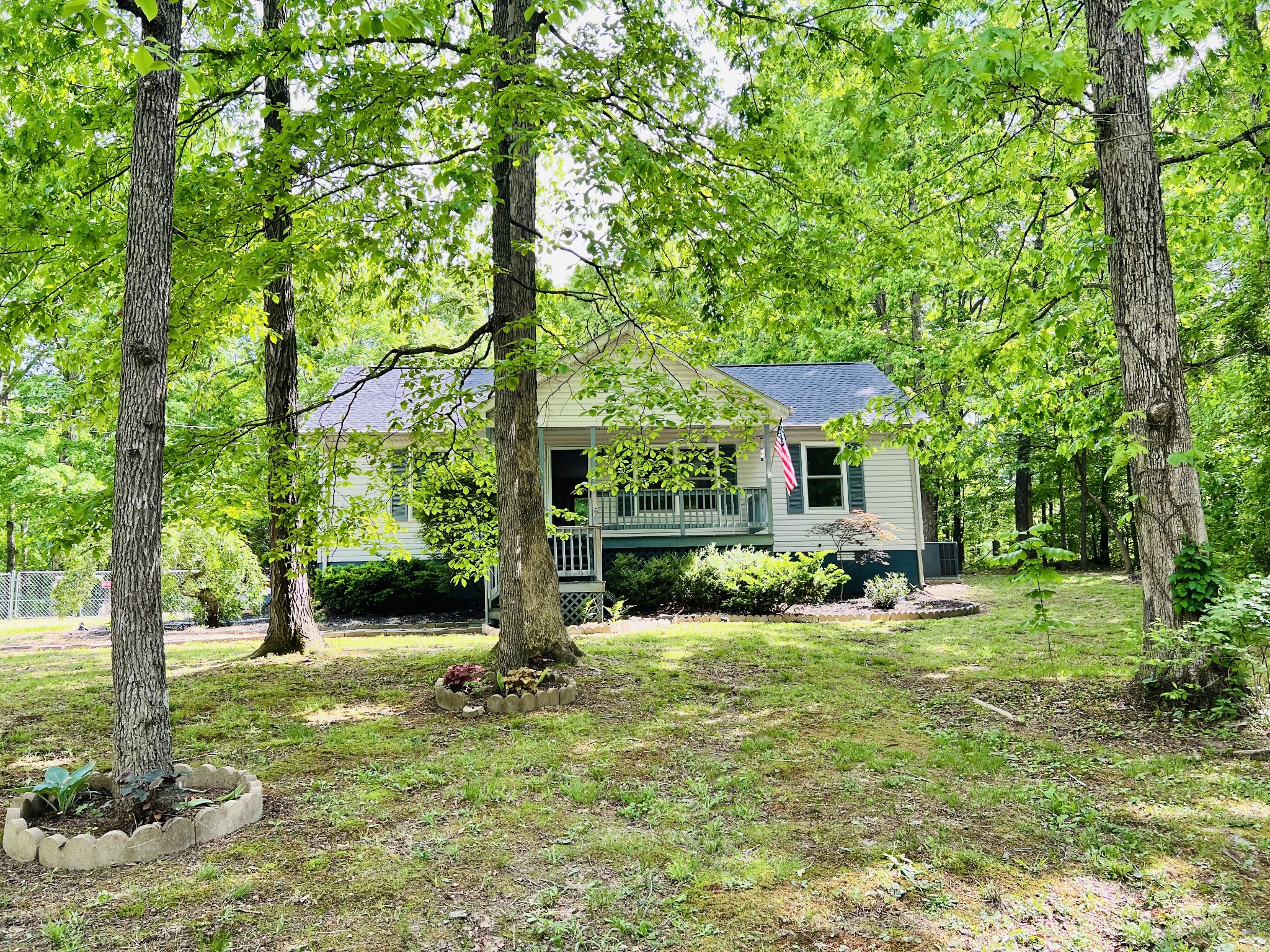 140 Windy Park Dr Property Photo 4