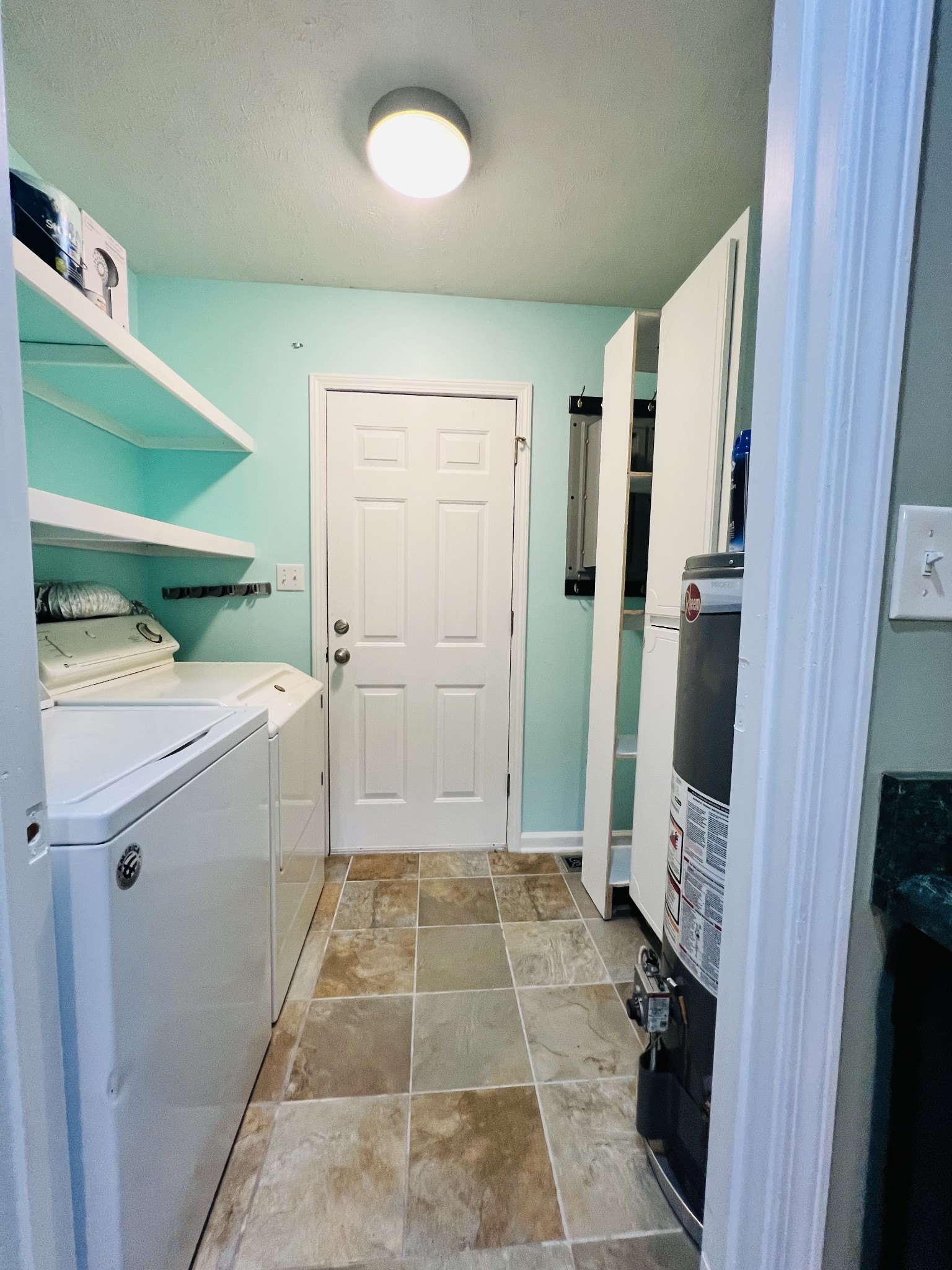 140 Windy Park Dr Property Photo 29