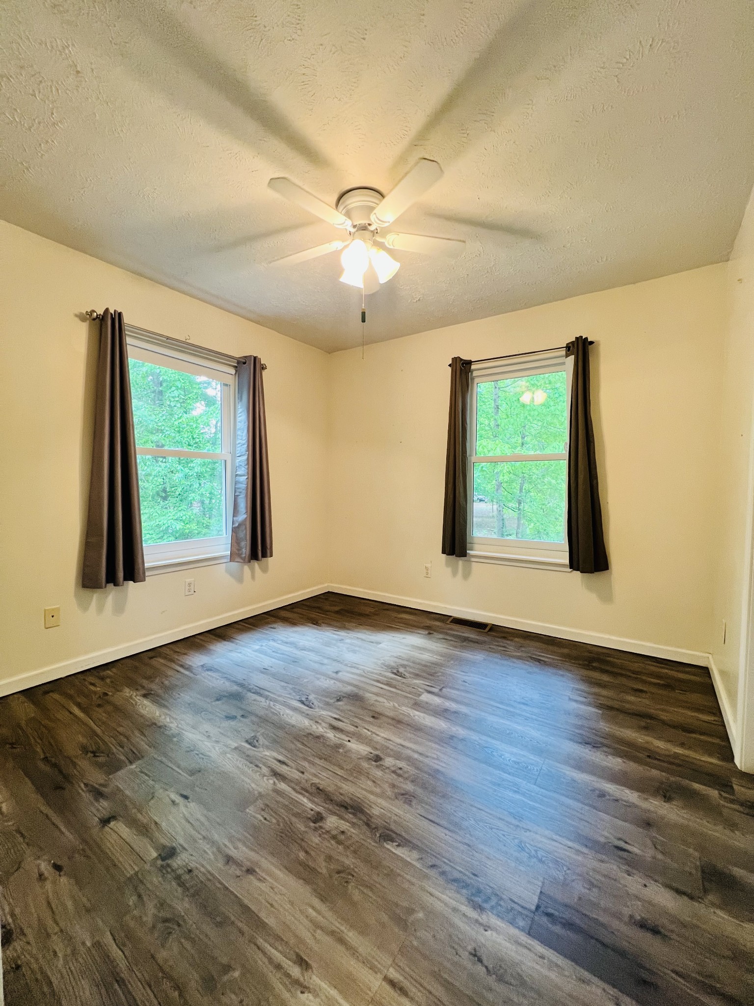 140 Windy Park Dr Property Photo 32