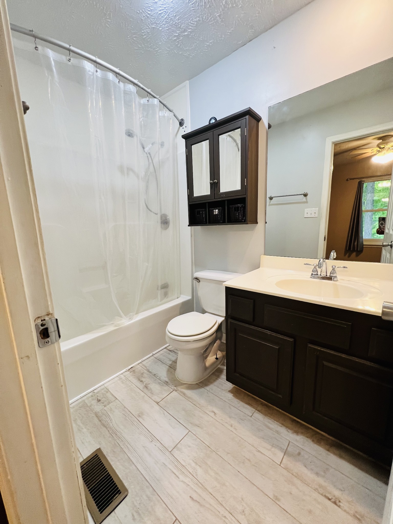 140 Windy Park Dr Property Photo 34