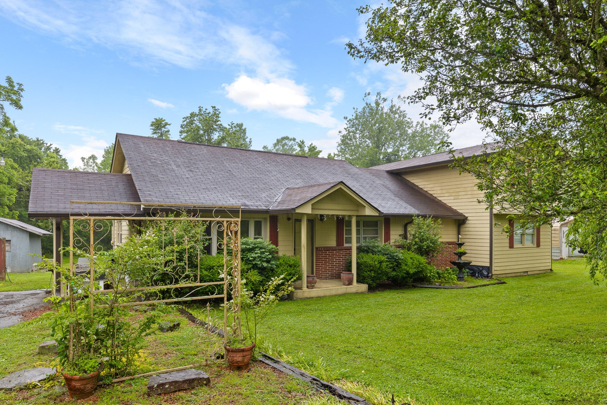 640 3rd Street Property Photo 3