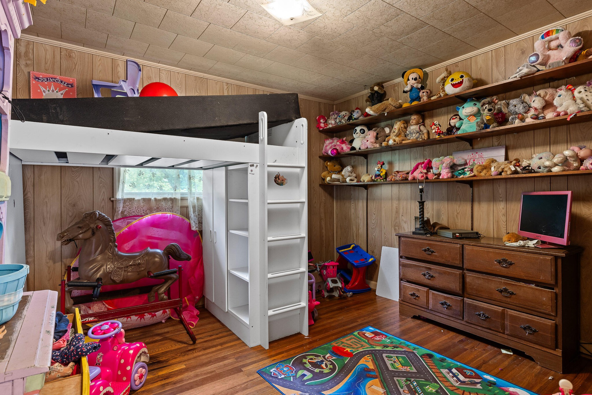 640 3rd Street Property Photo 13