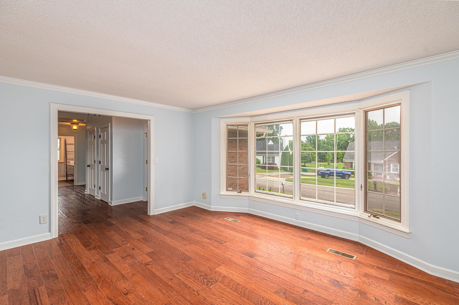 204 Brookwood Drive Property Photo 3