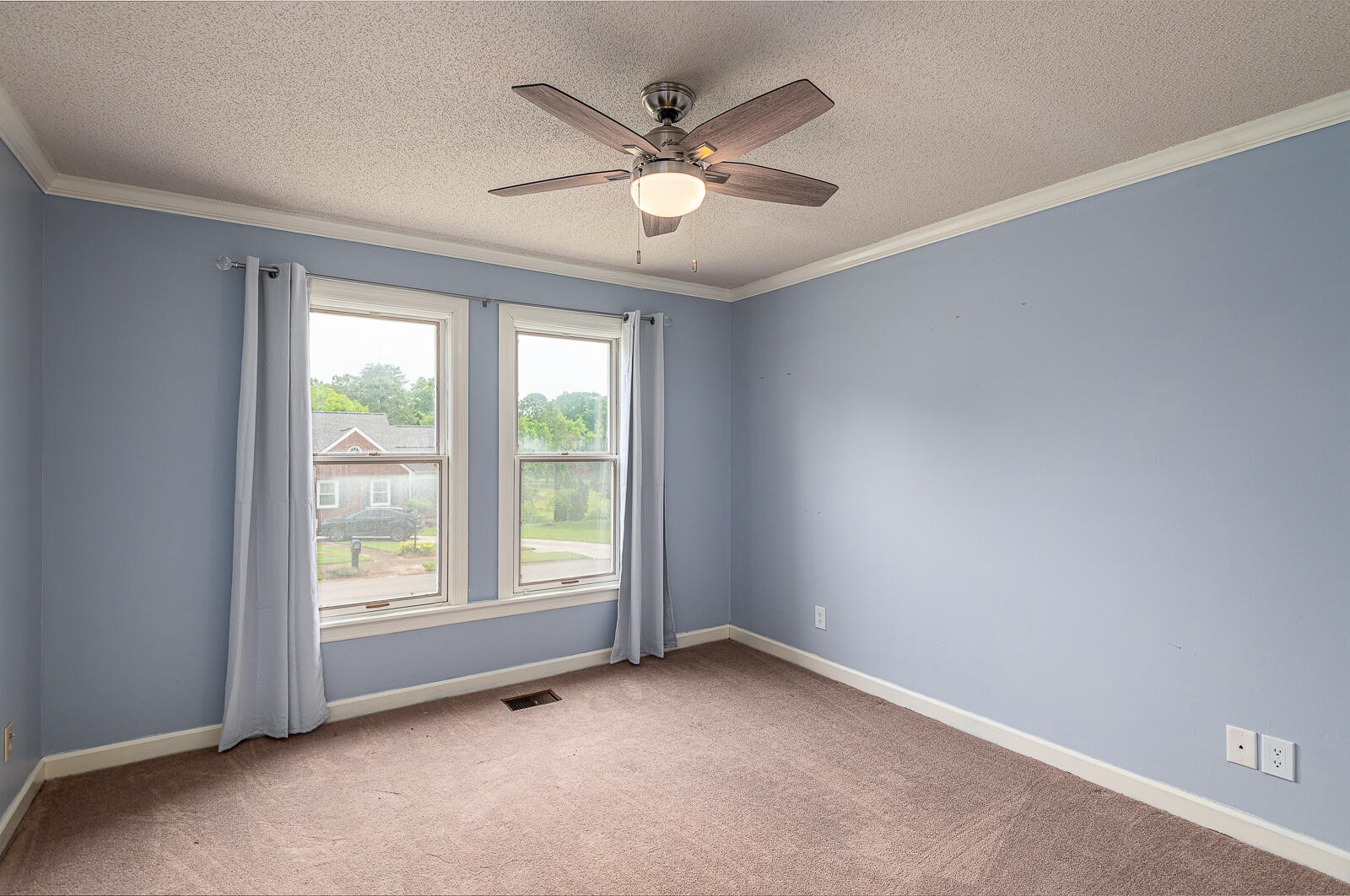204 Brookwood Drive Property Photo 31