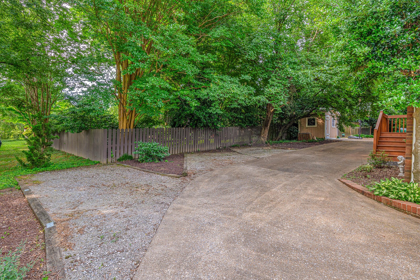 204 Brookwood Drive Property Photo 43