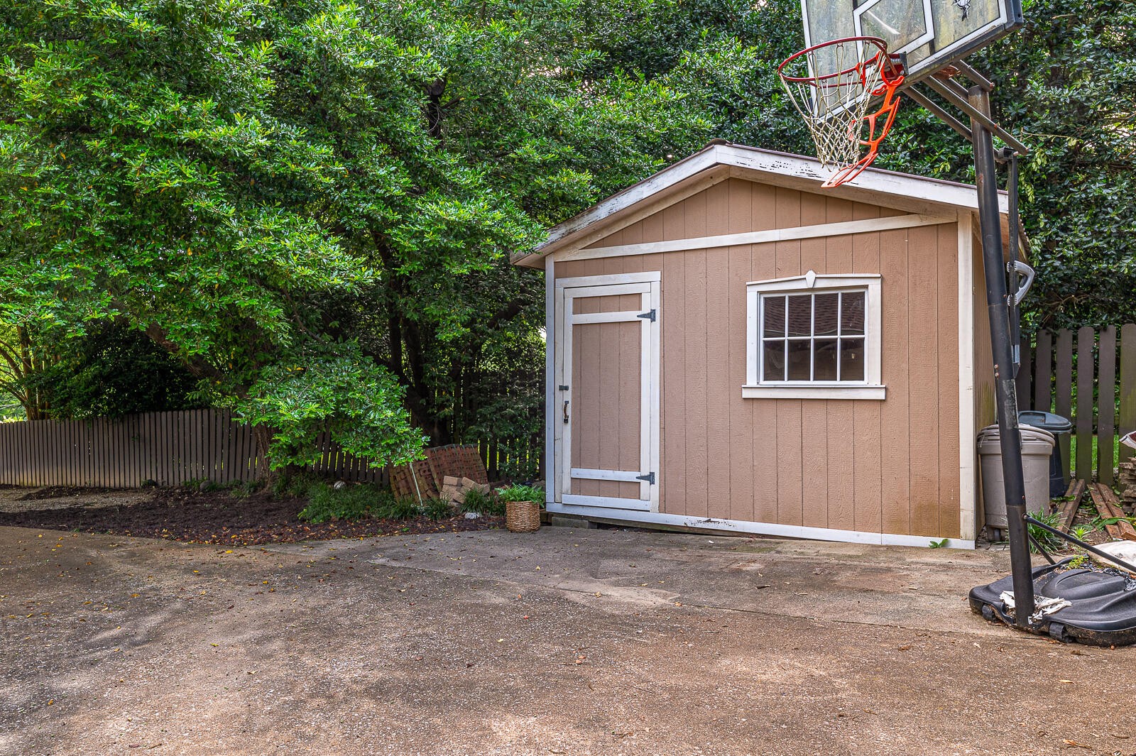 204 Brookwood Drive Property Photo 45