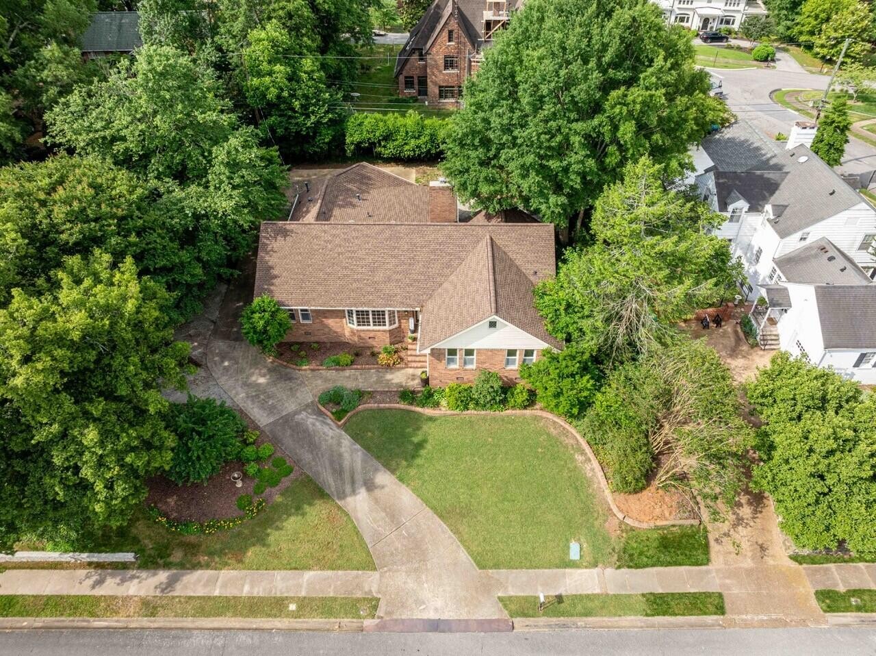 204 Brookwood Drive Property Photo 48