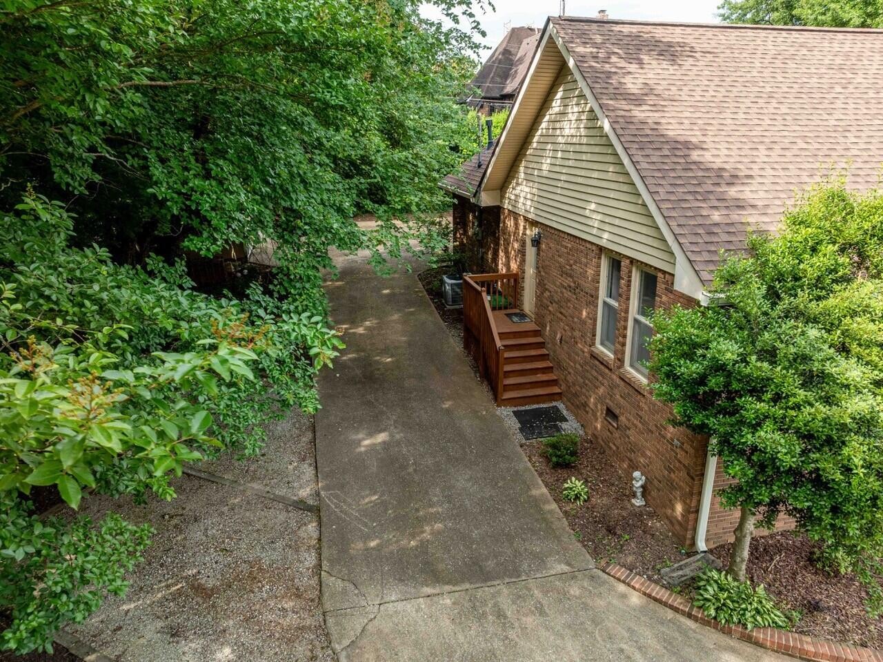 204 Brookwood Drive Property Photo 54