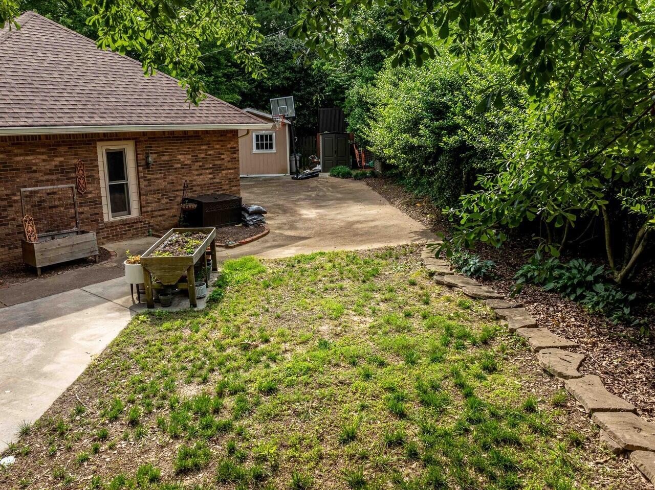 204 Brookwood Drive Property Photo 58