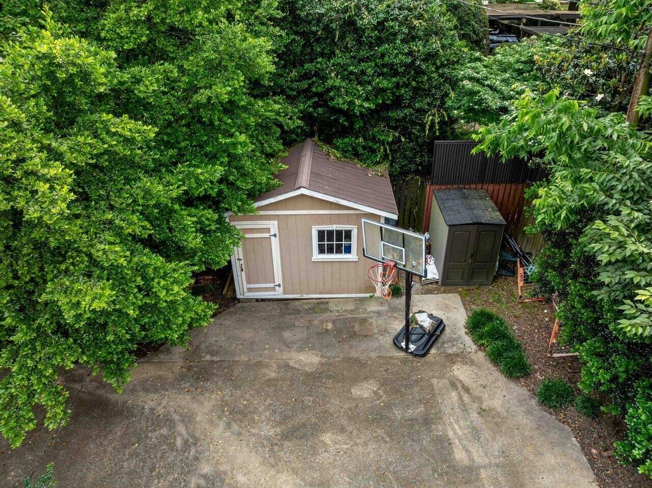 204 Brookwood Drive Property Photo 60