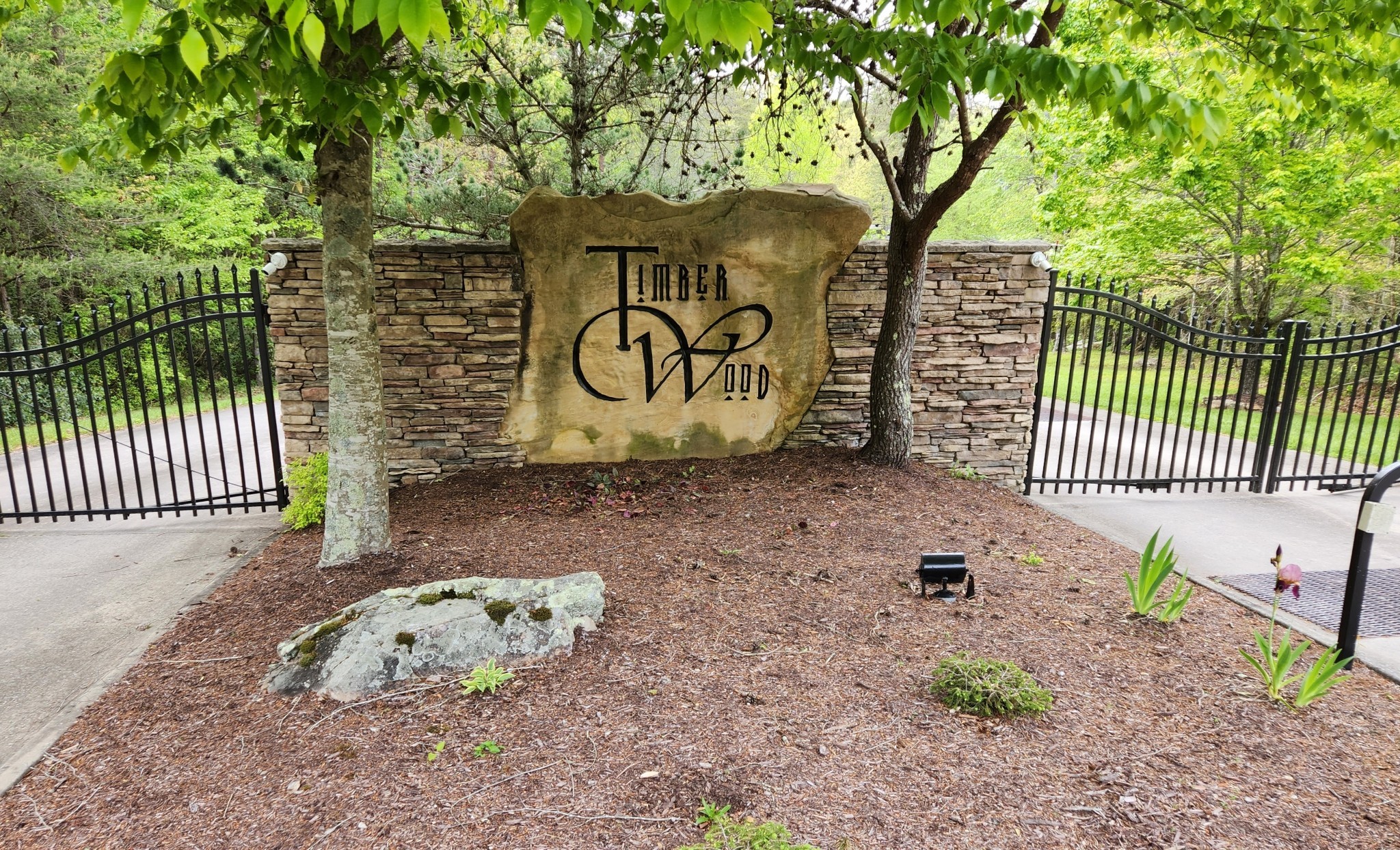 807 Timberwood Trce Property Photo 3