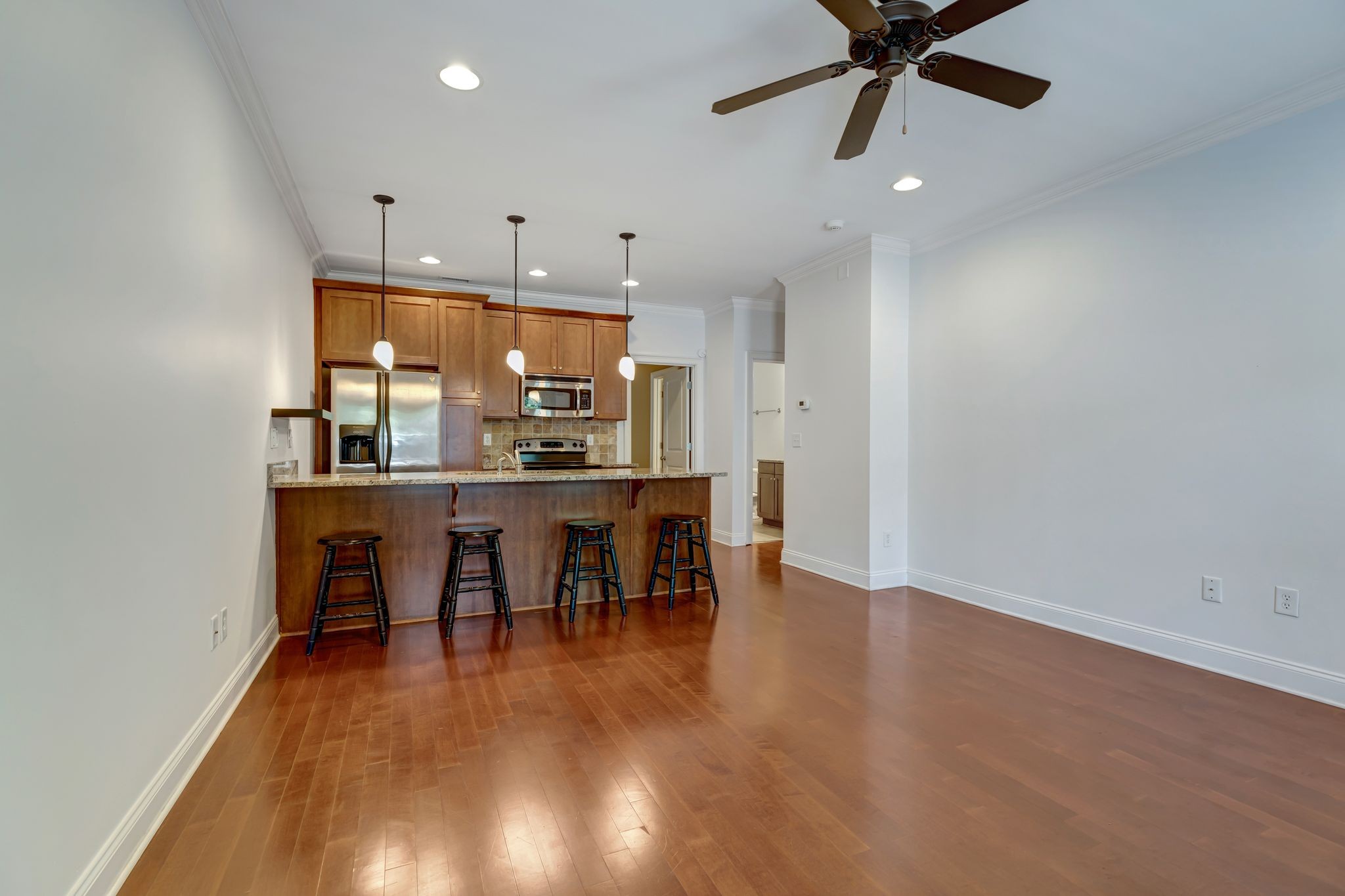 3122 Long Blvd Property Photo 5