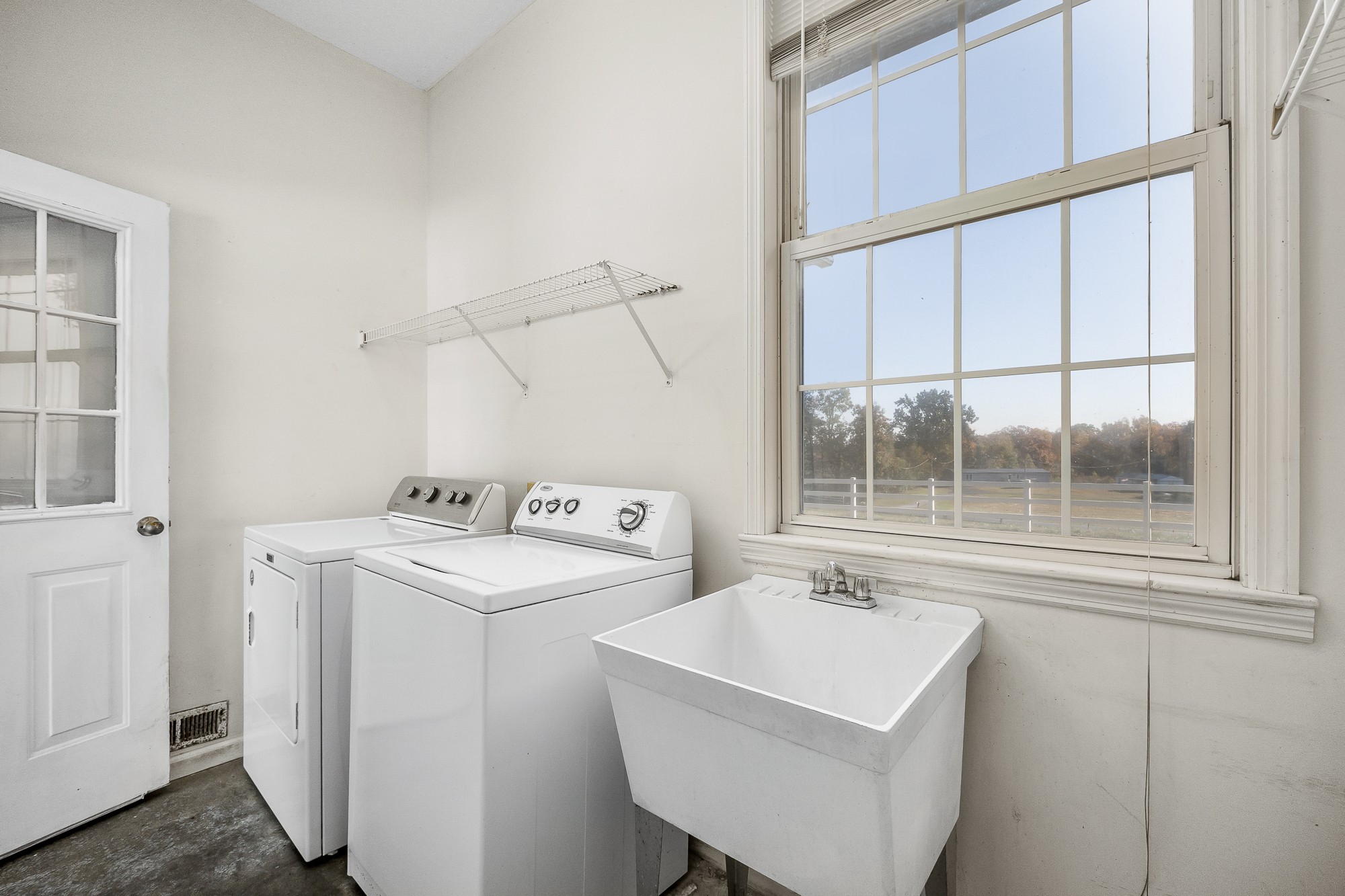 629 Westgate Rd Property Photo 37