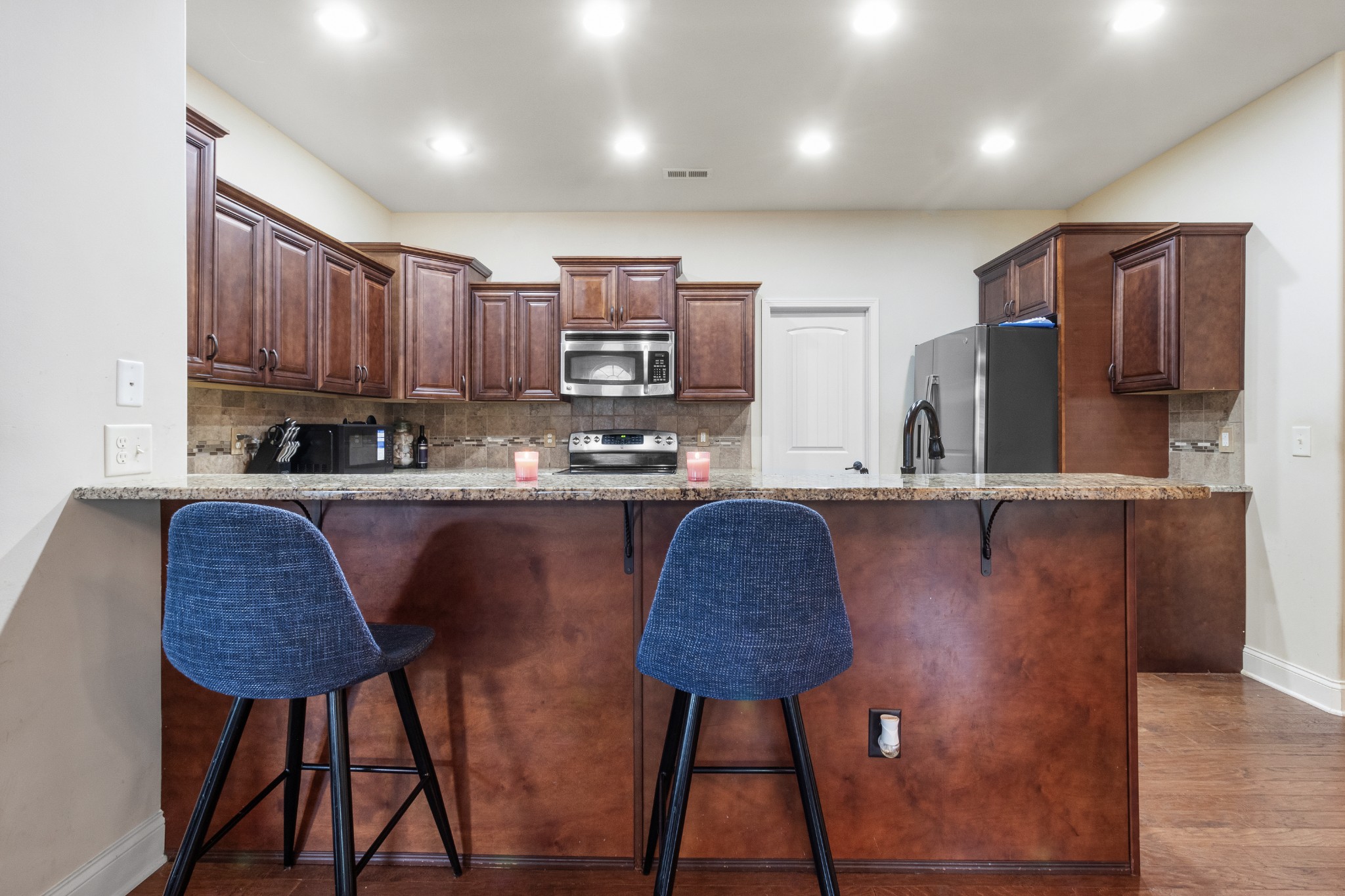 206 Dorchester Cir Property Photo 7