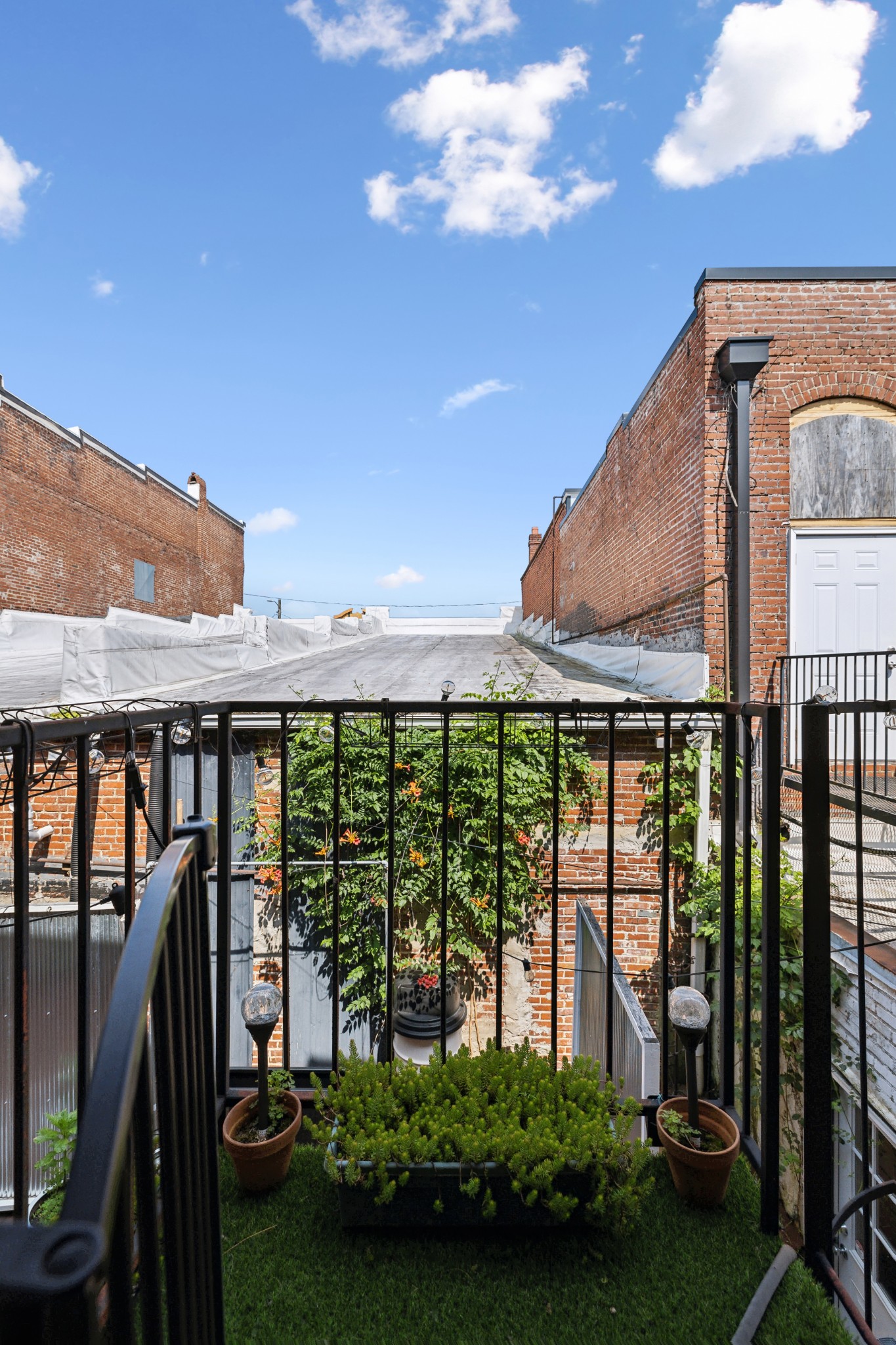 110 Third Ave, W Property Photo 28