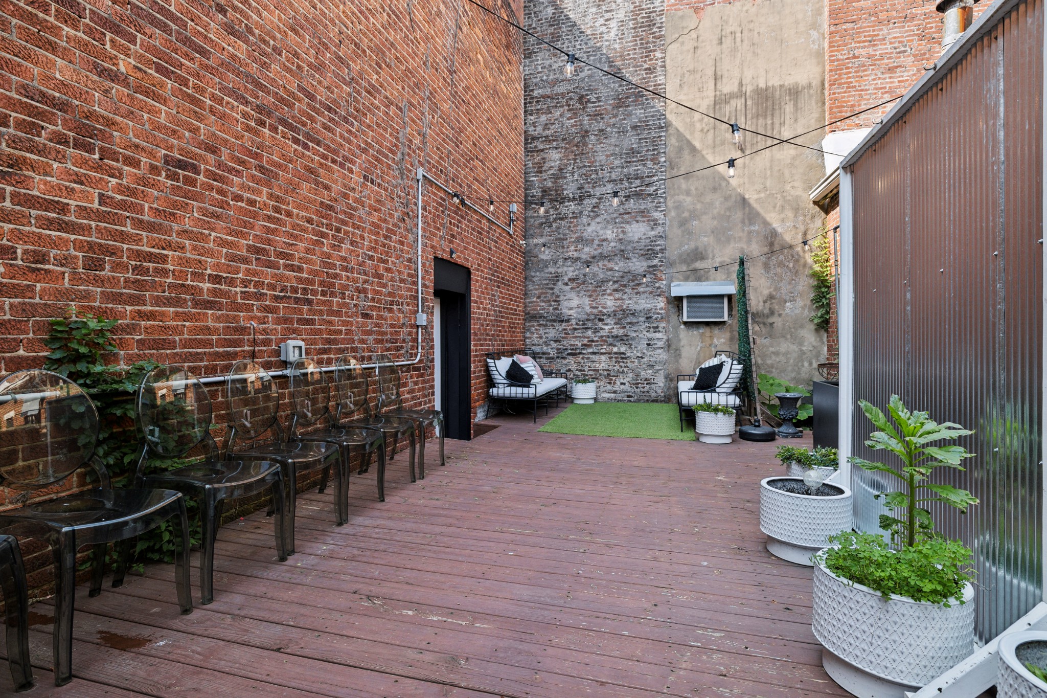 110 Third Ave, W Property Photo 29