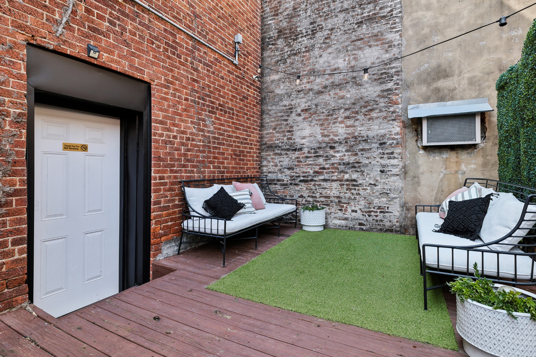 110 Third Ave, W Property Photo 32