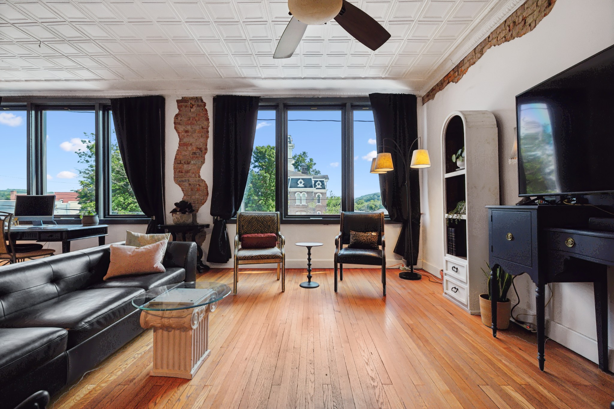 110 Third Ave, W Property Photo 34