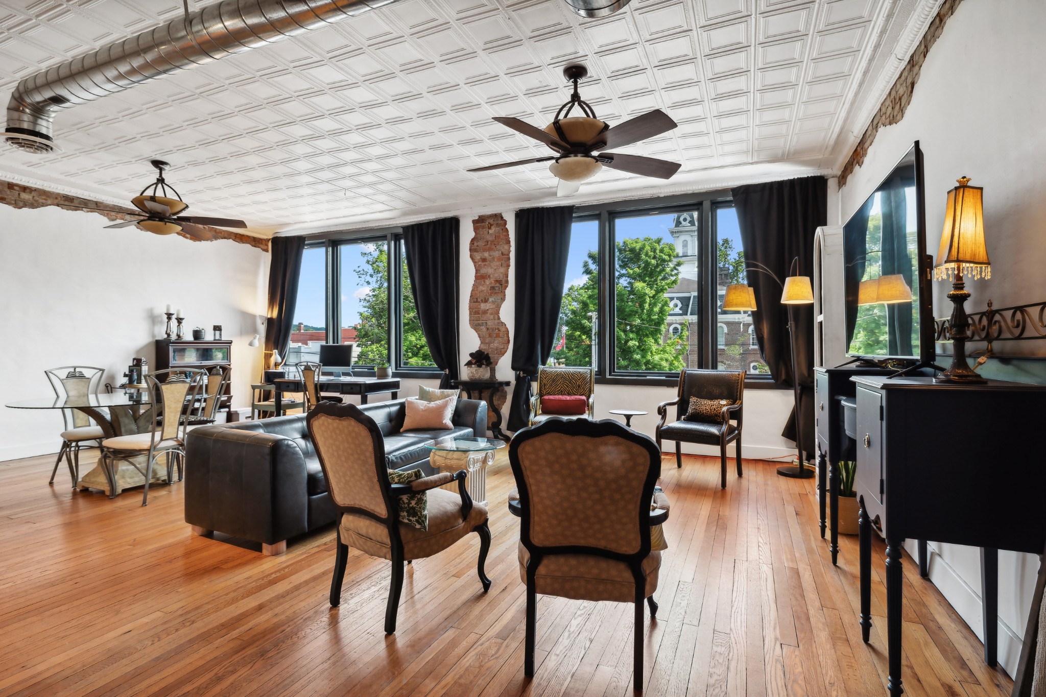 110 Third Ave, W Property Photo 35