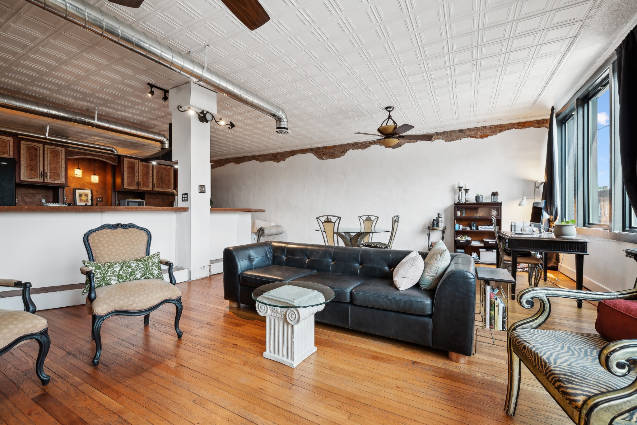 110 Third Ave, W Property Photo 36