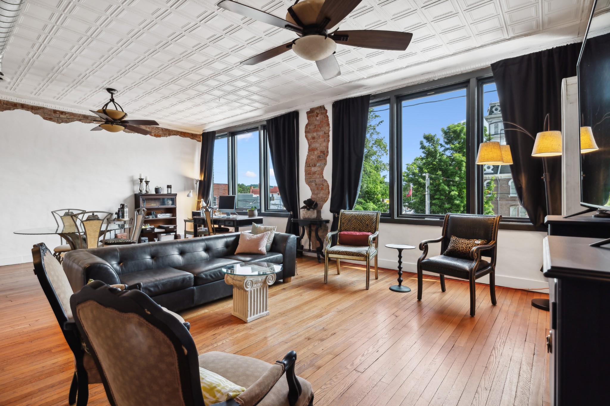 110 Third Ave, W Property Photo 39