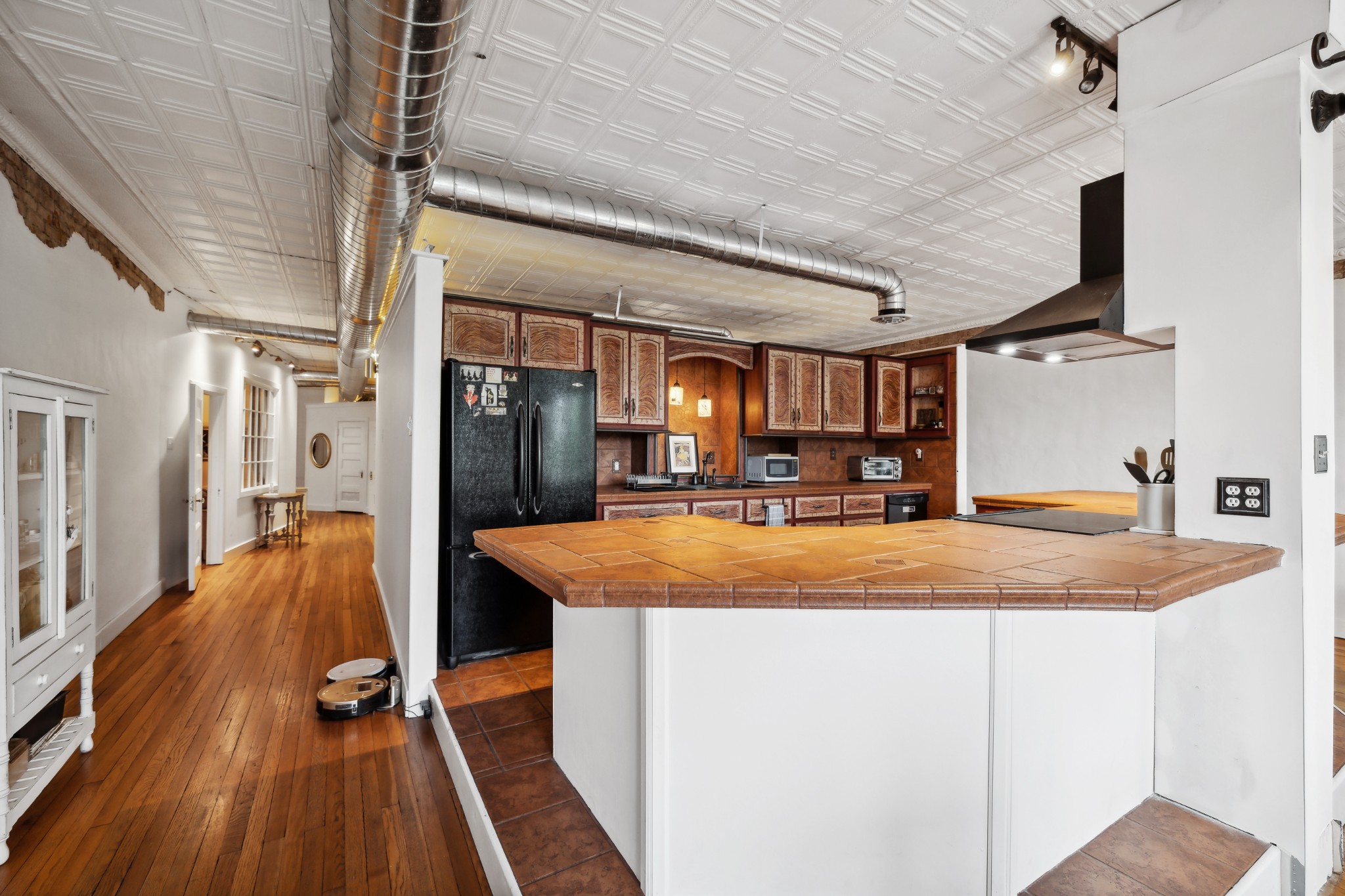 110 Third Ave, W Property Photo 41