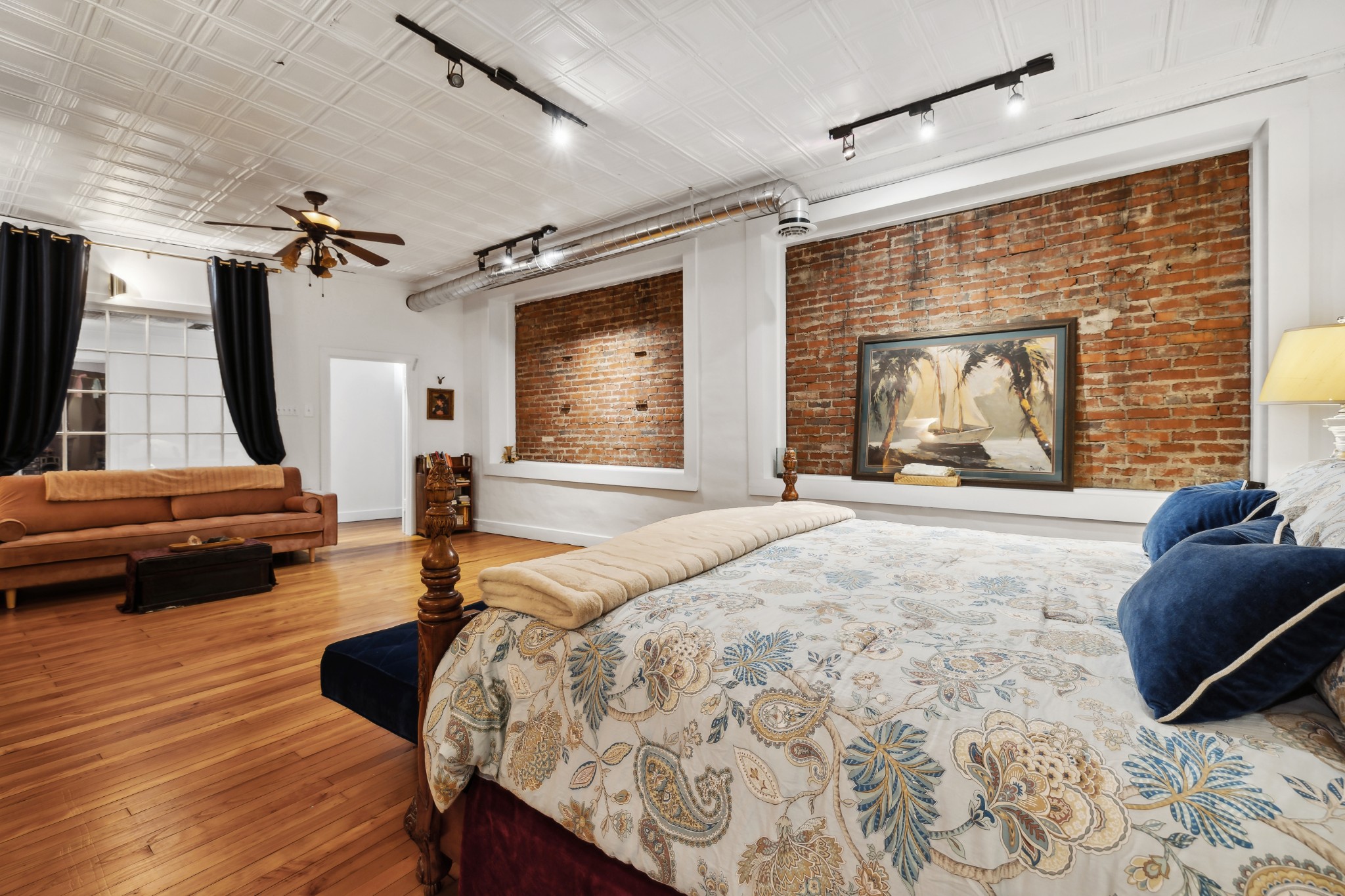 110 Third Ave, W Property Photo 59