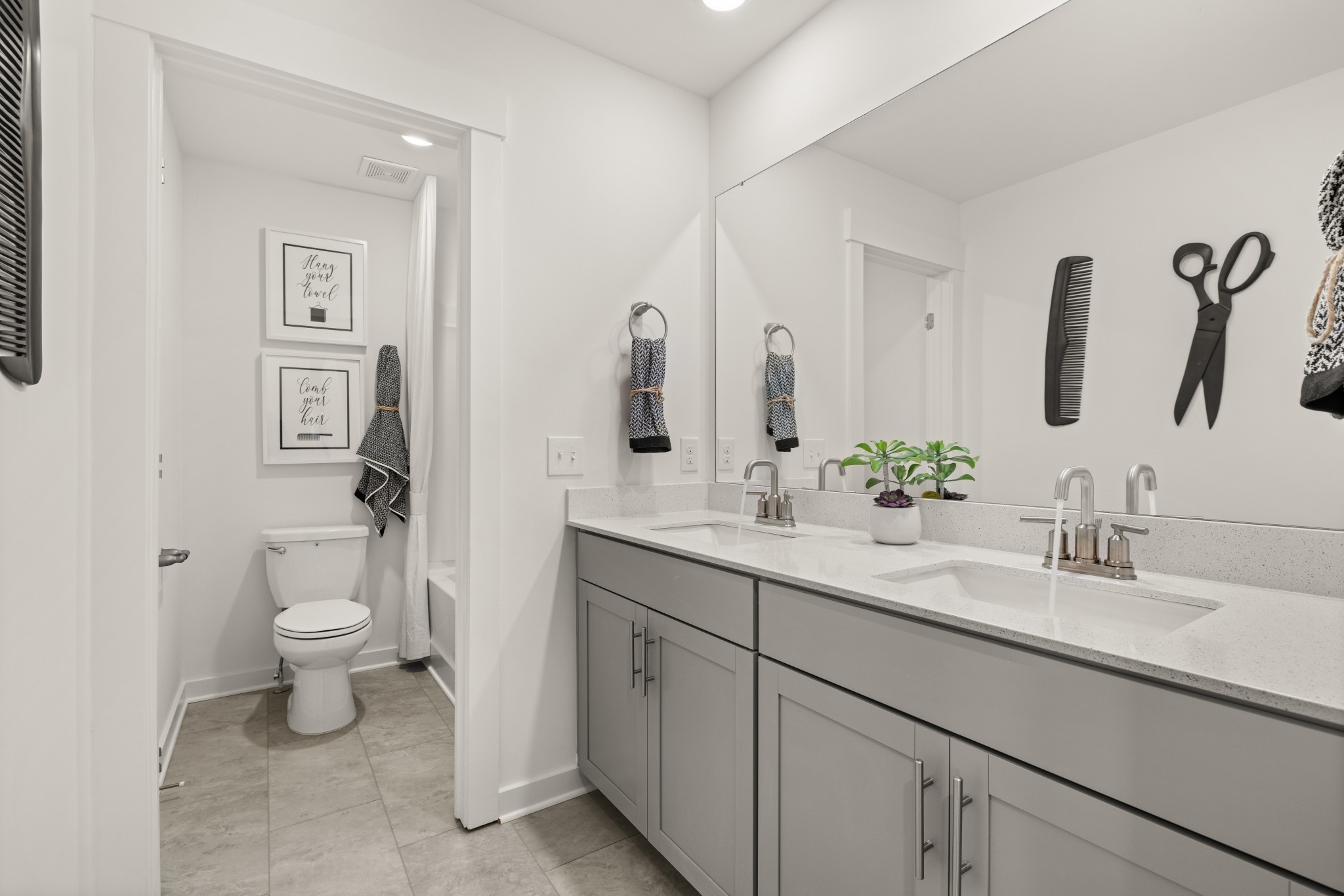 642 Seuss Way Property Photo 10