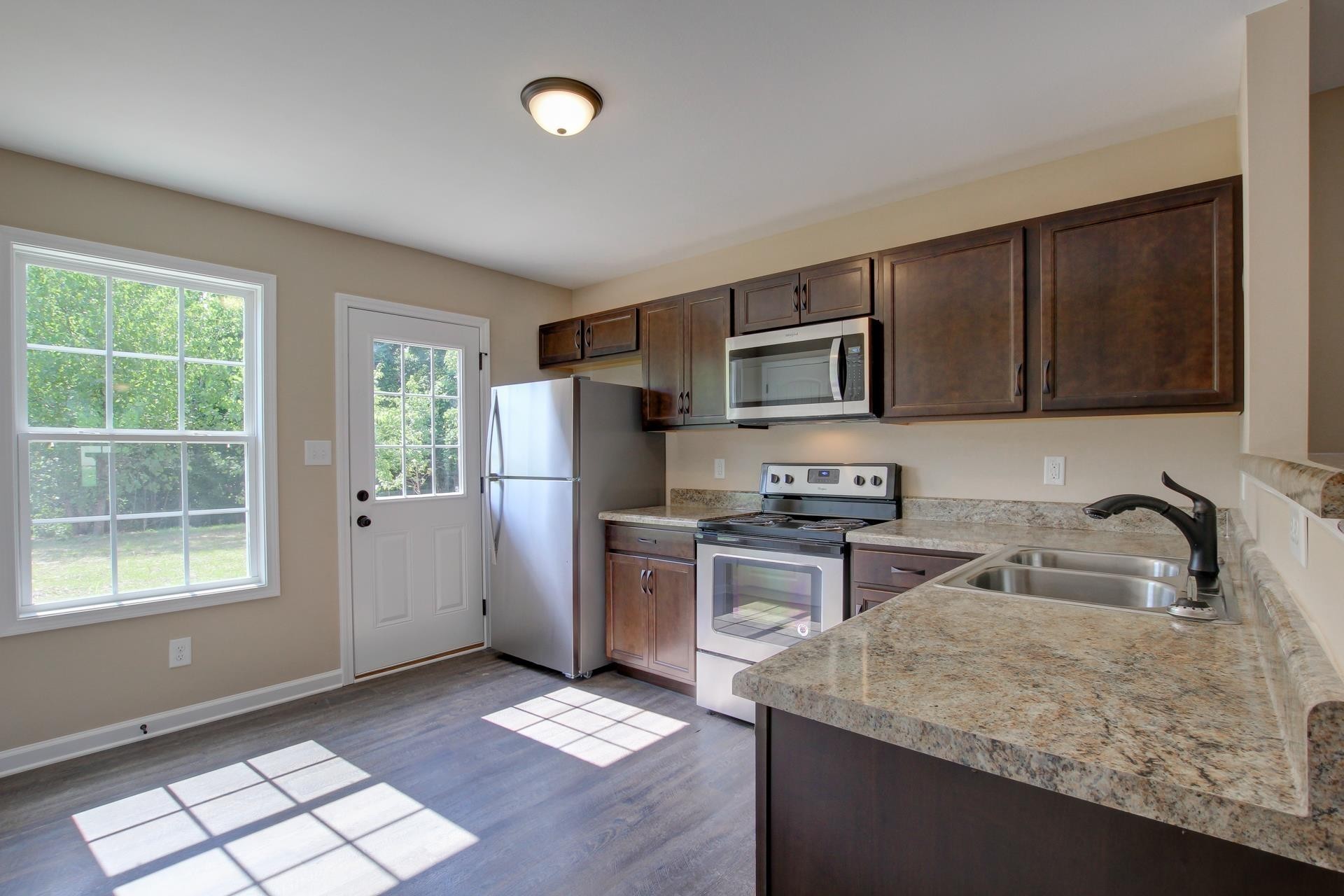 1222 Ashridge Drive Unit 2 Property Photo 4