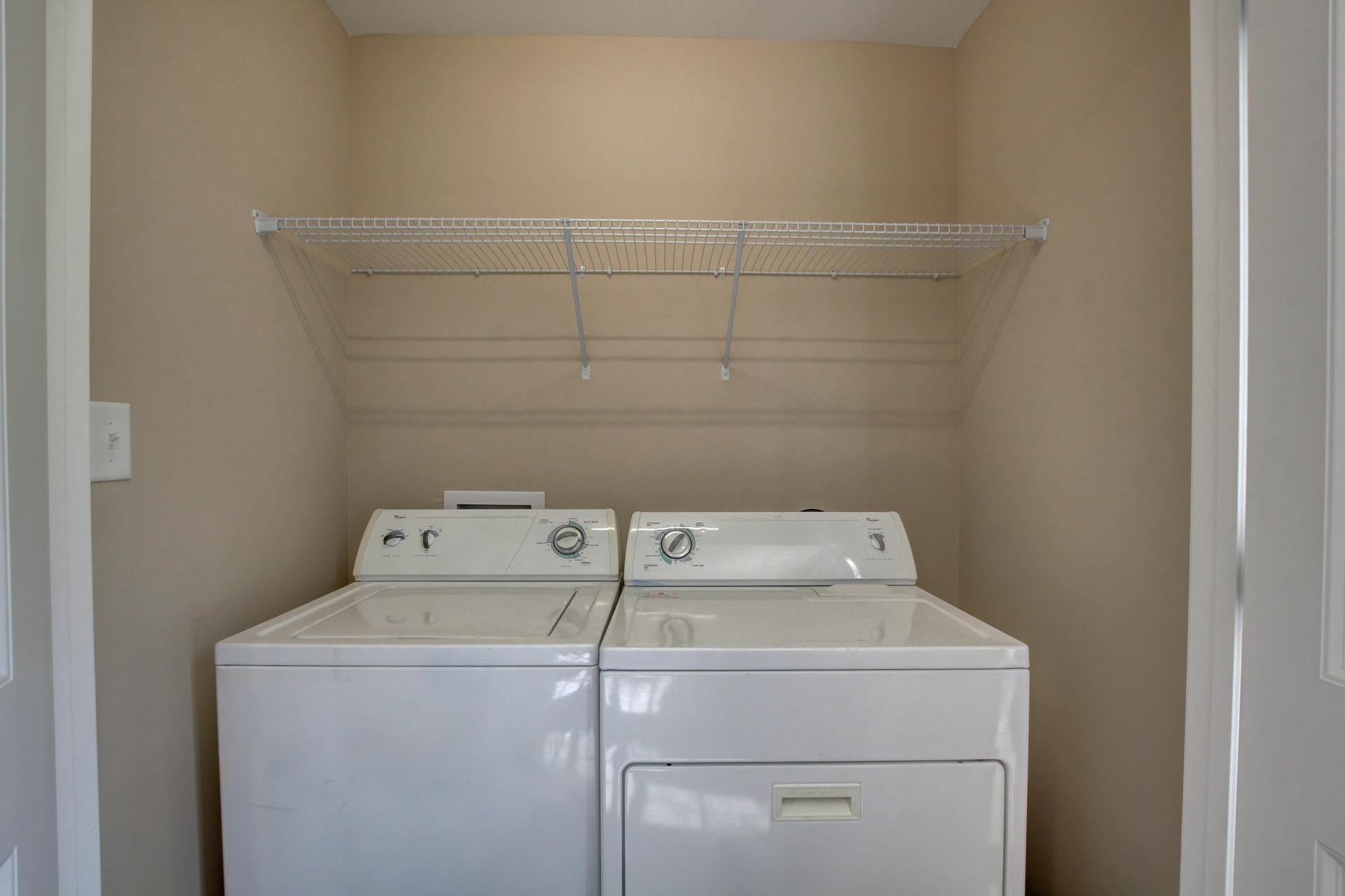 1222 Ashridge Drive Unit 2 Property Photo 5