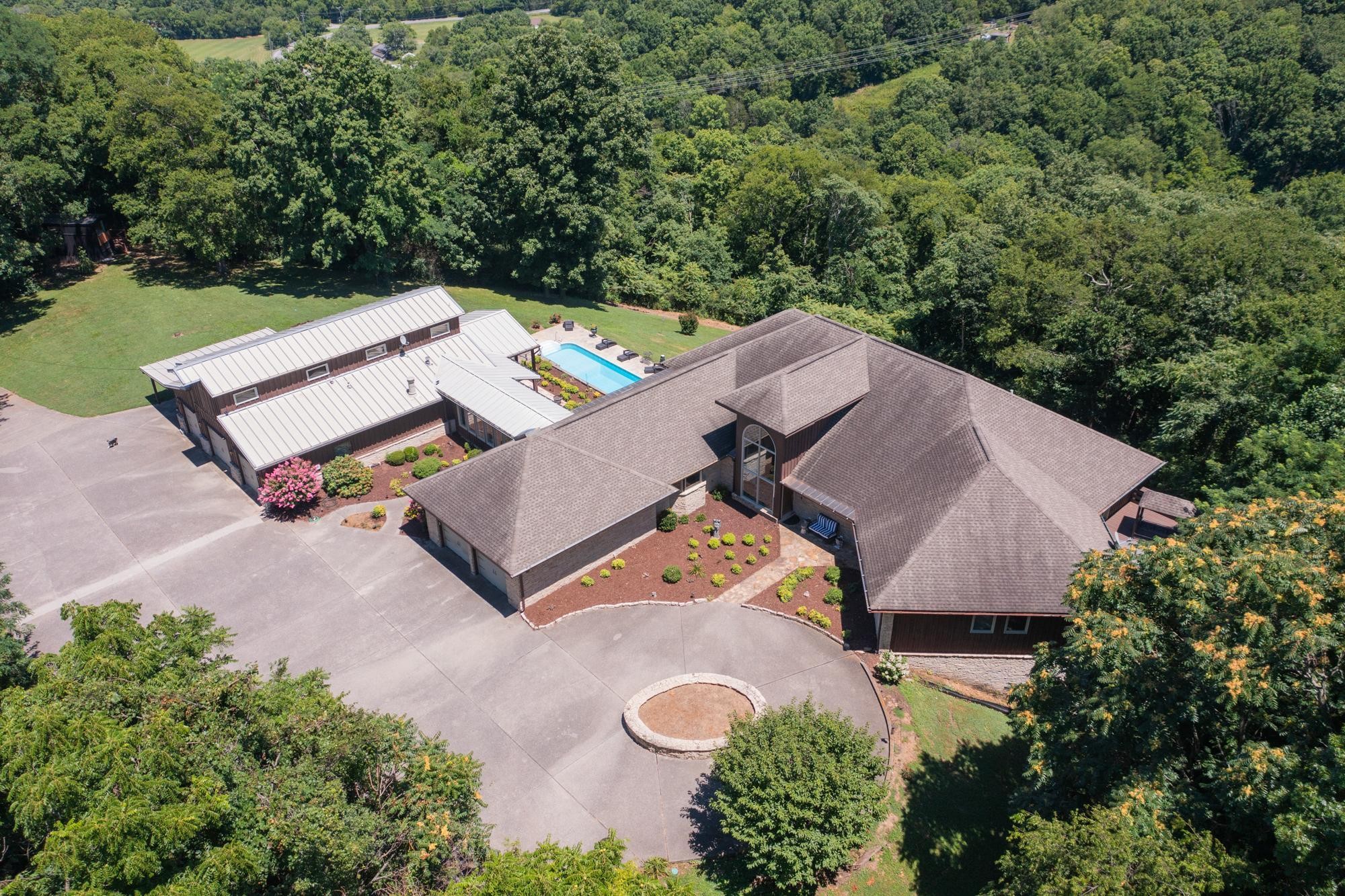 5495 Brick Church Pike Property Photo 1