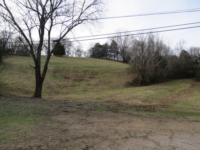 1811 Columbia Hwy Property Photo 2