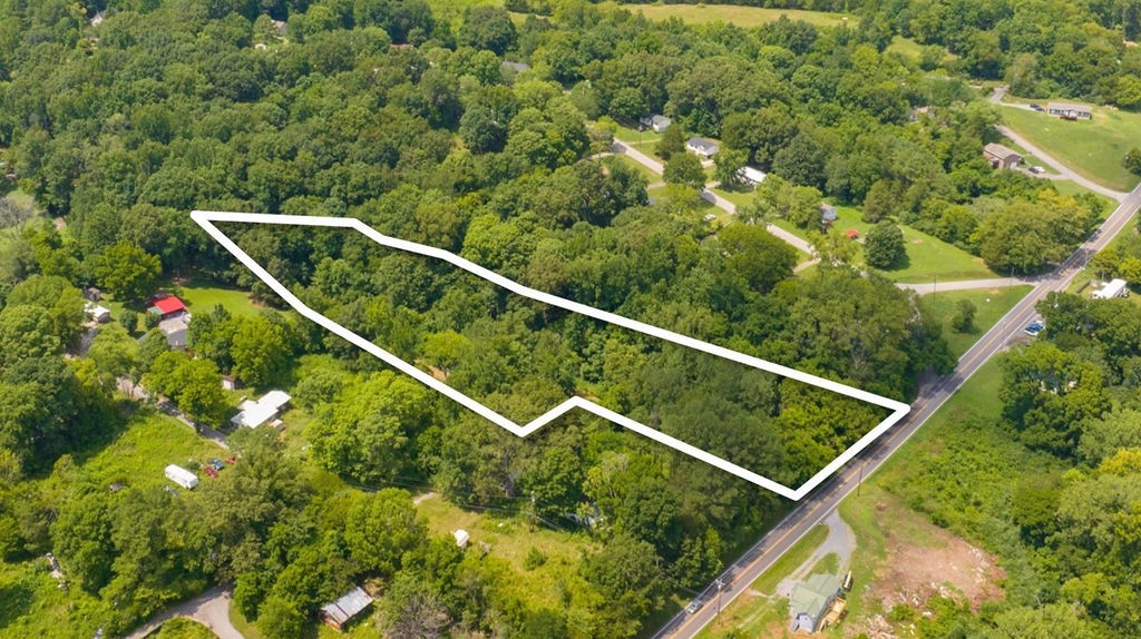 1560 River Rd Property Photo 1
