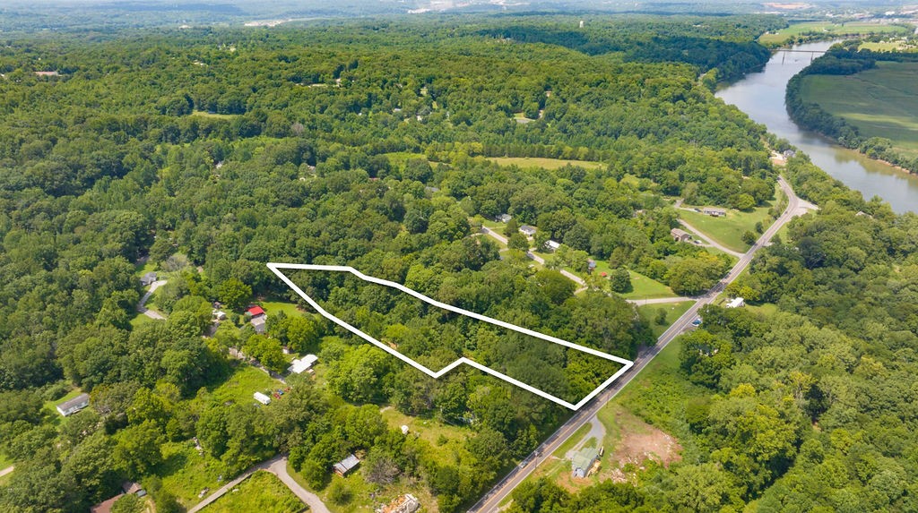 1560 River Rd Property Photo 2