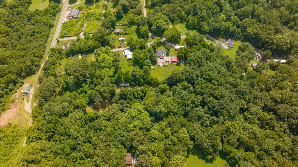 1560 River Rd Property Photo 13
