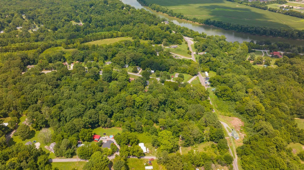 1560 River Rd Property Photo 19