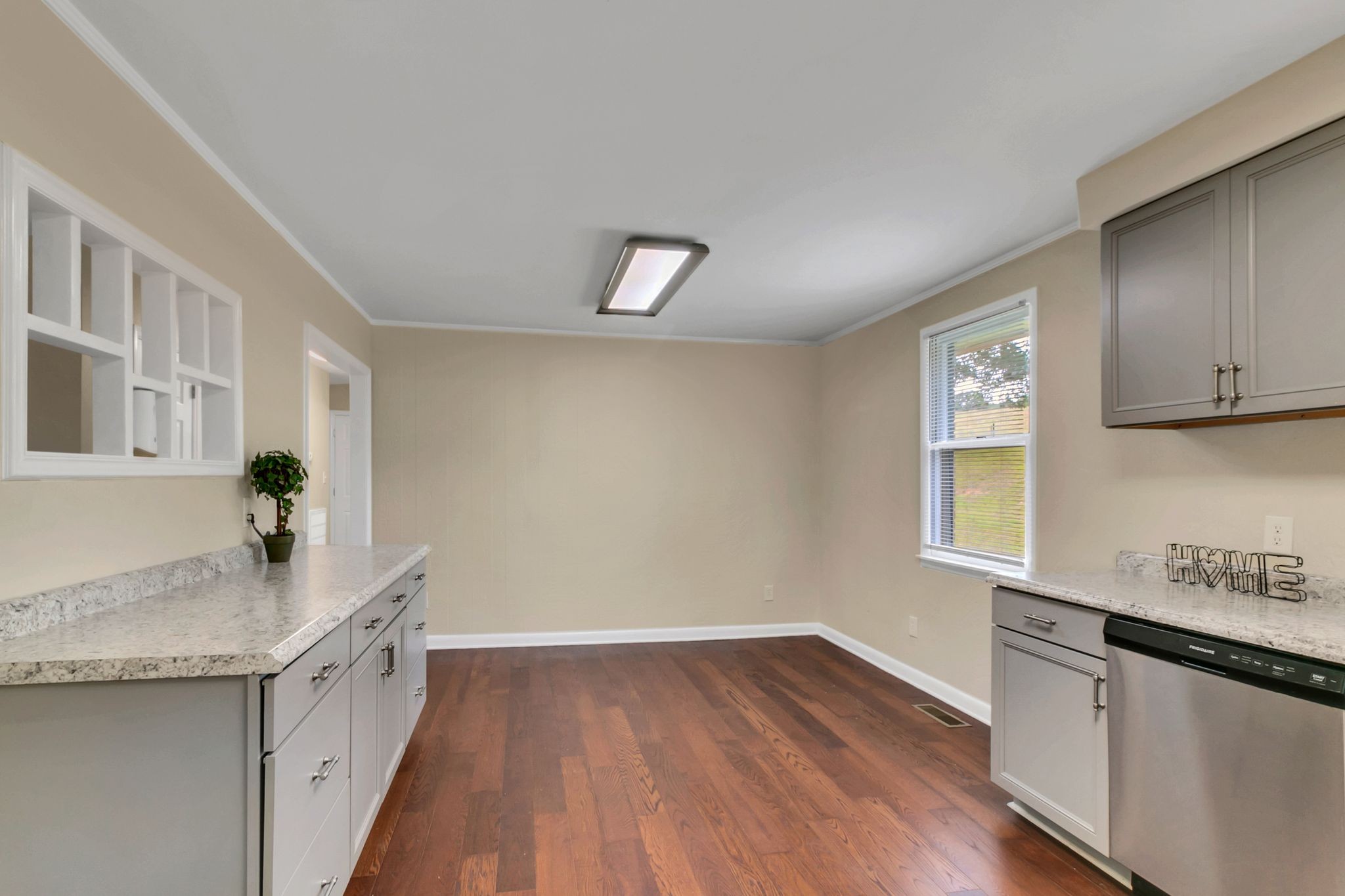 2078 Highway 231 Property Photo 6