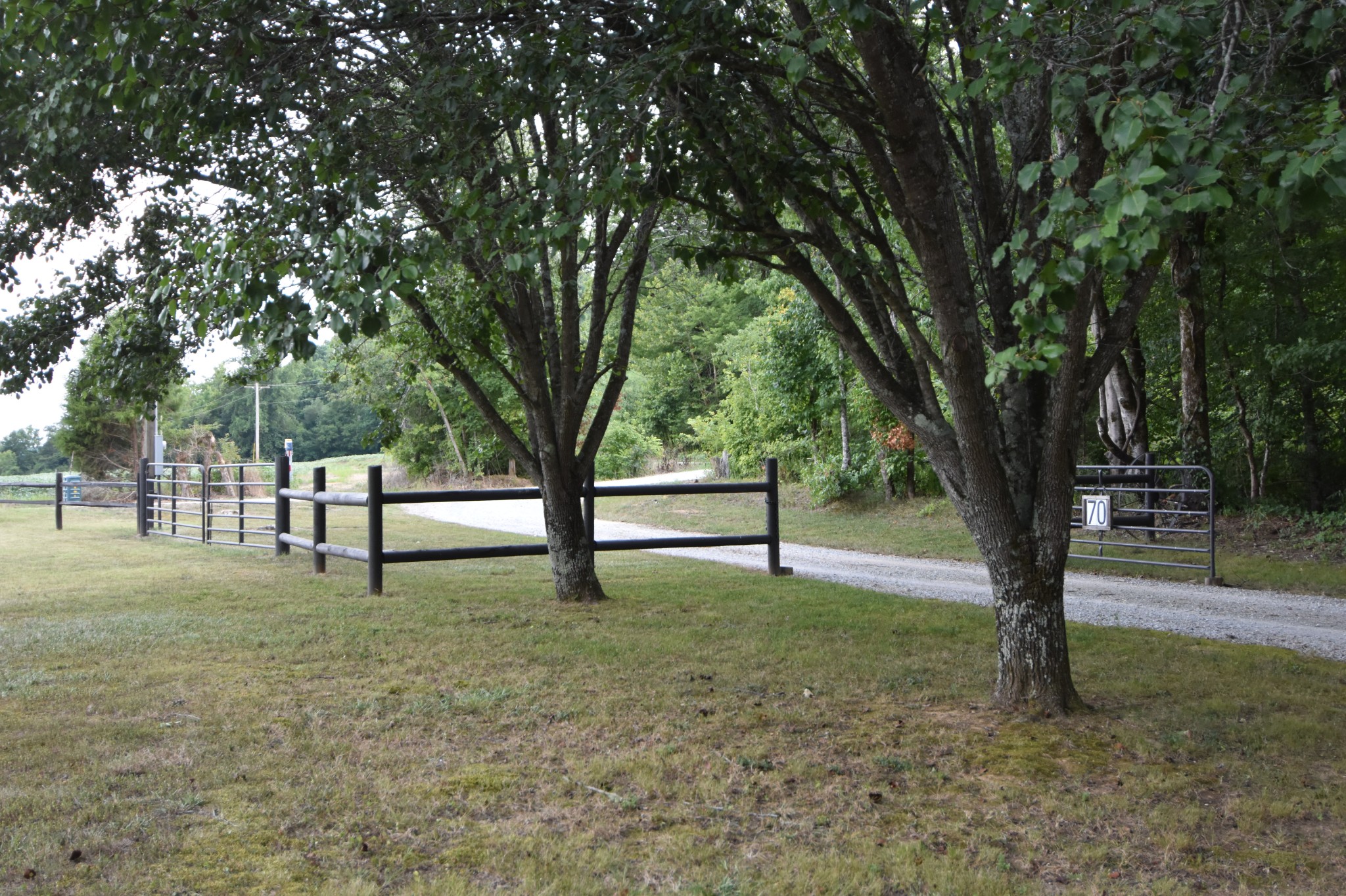 70a Railroad Rd Property Photo 2
