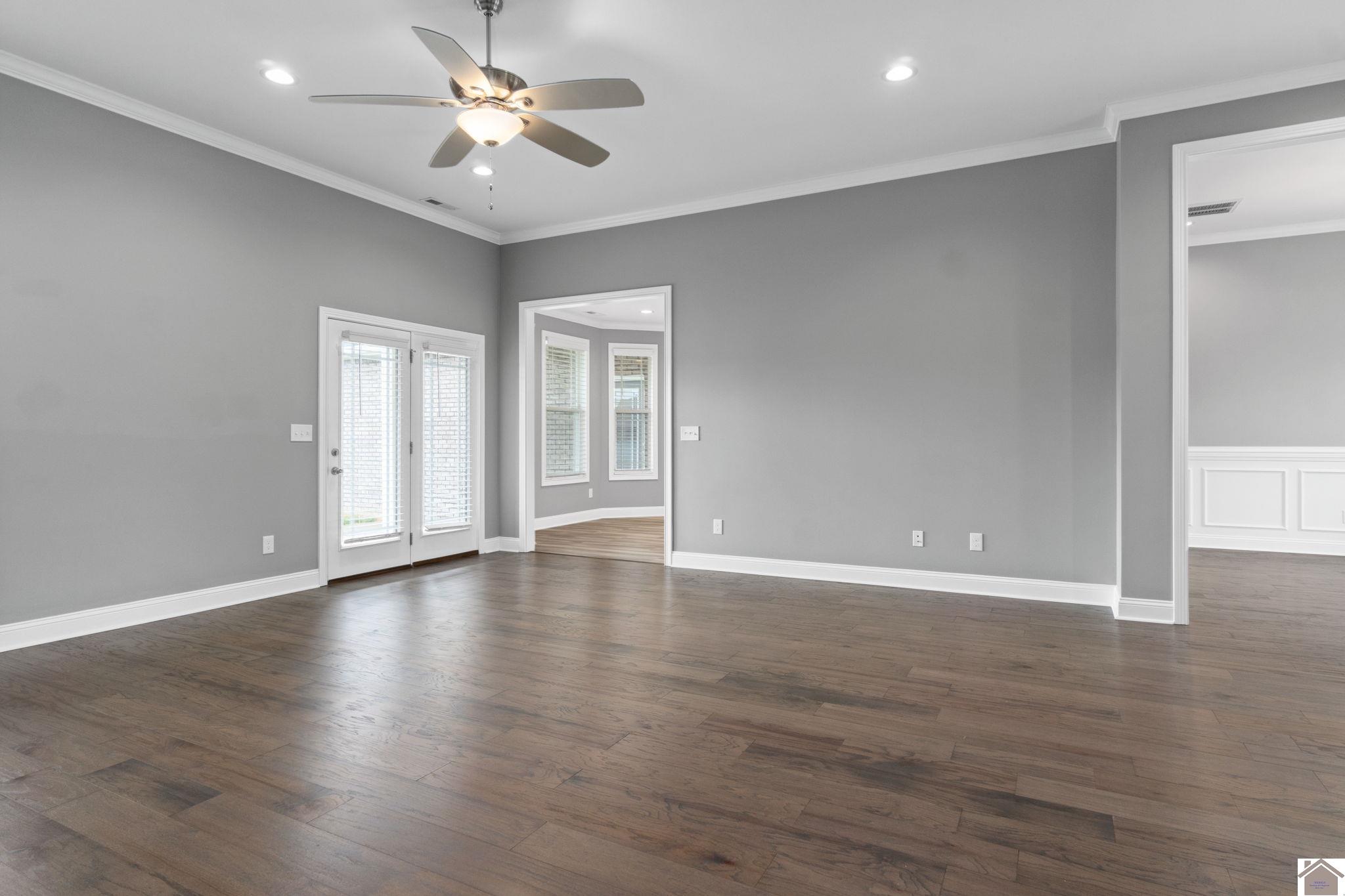 1106 Peachtree Place Property Photo 8
