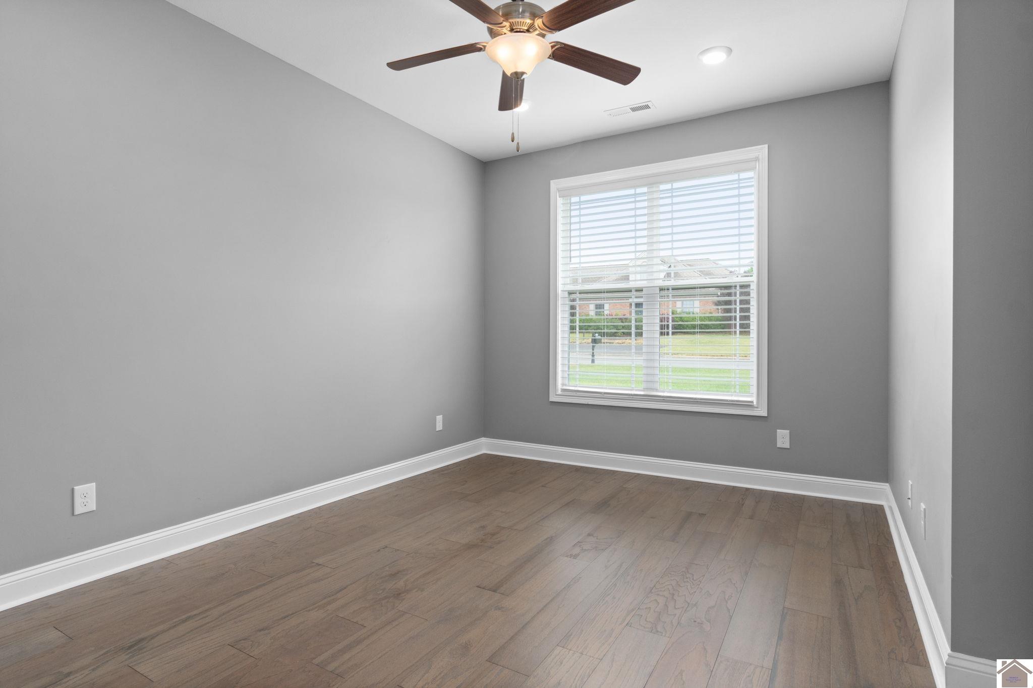 1106 Peachtree Place Property Photo 30