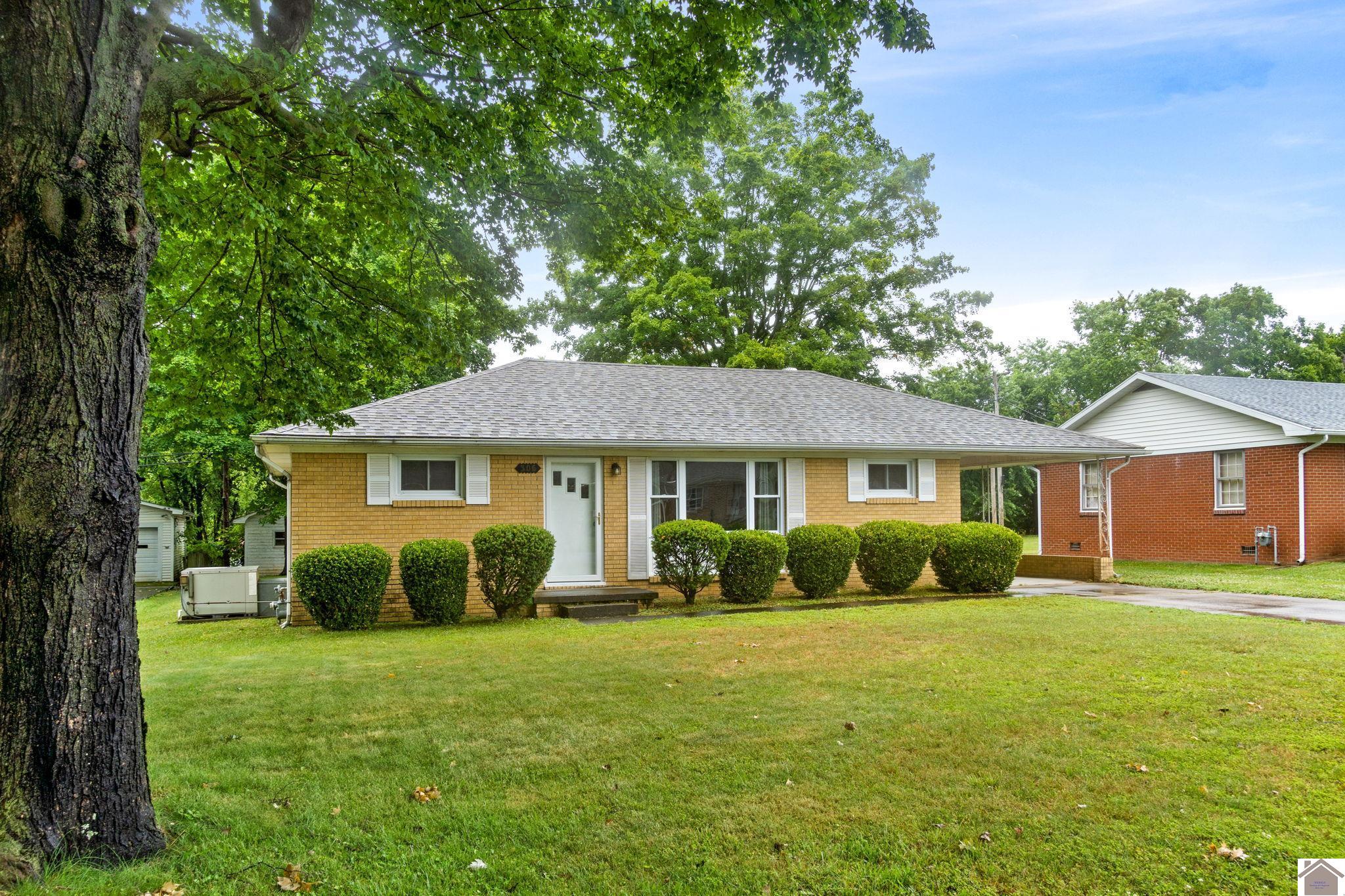 306 Wayside Property Photo 2