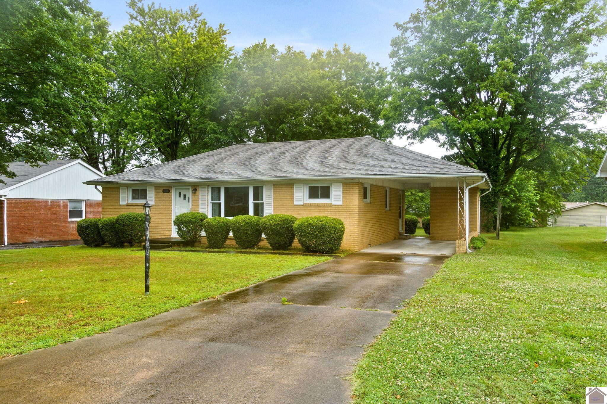 306 Wayside Property Photo 4