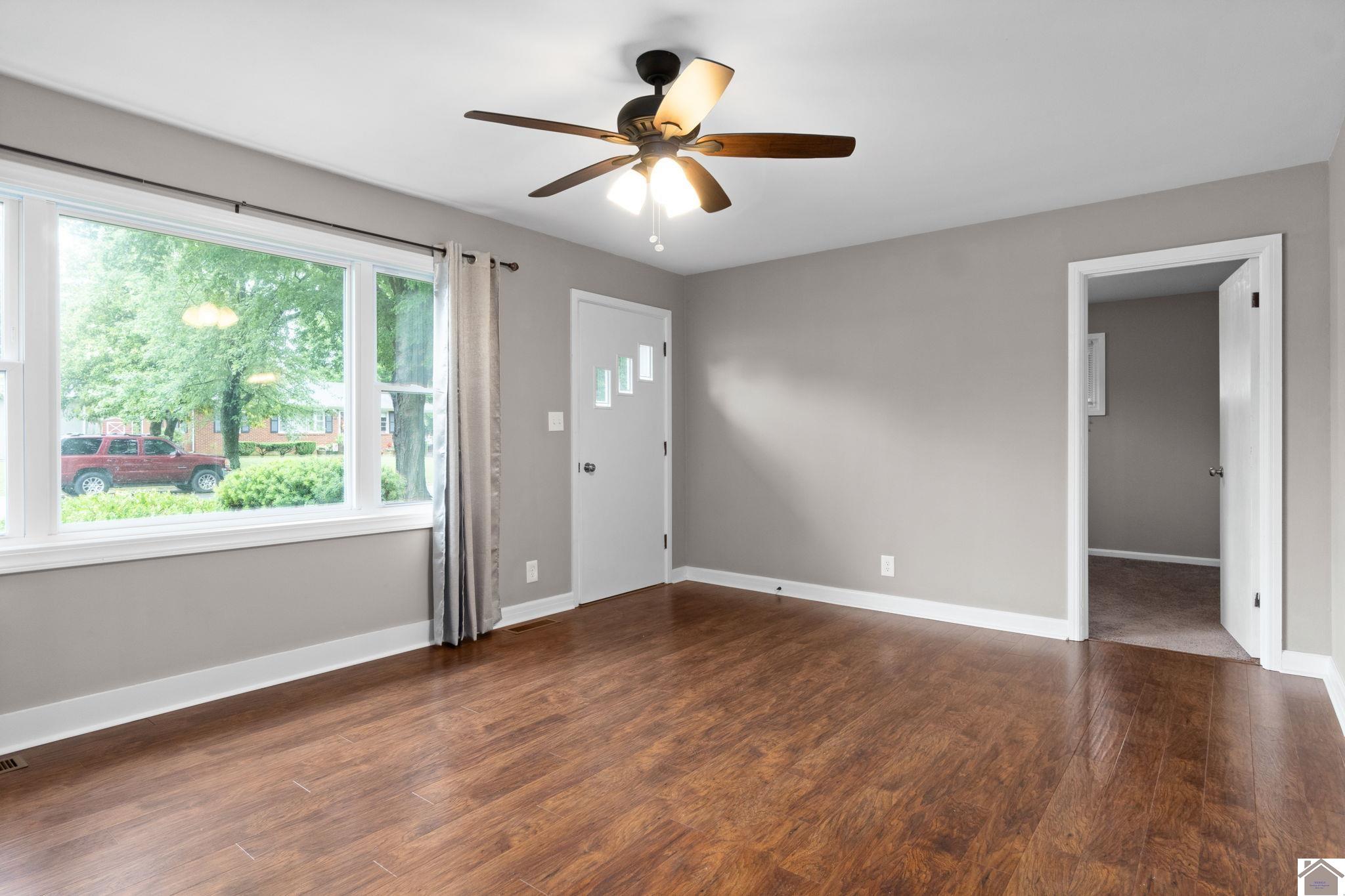 306 Wayside Property Photo 8