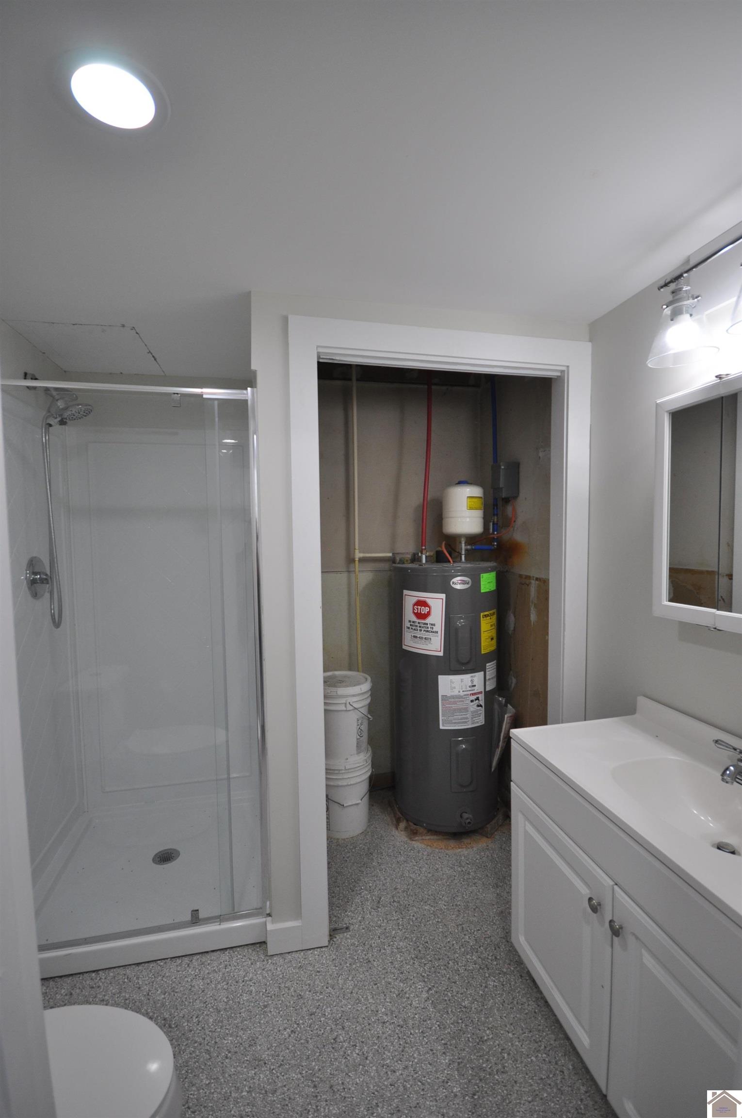 1275 N State Route 93 Property Photo 26